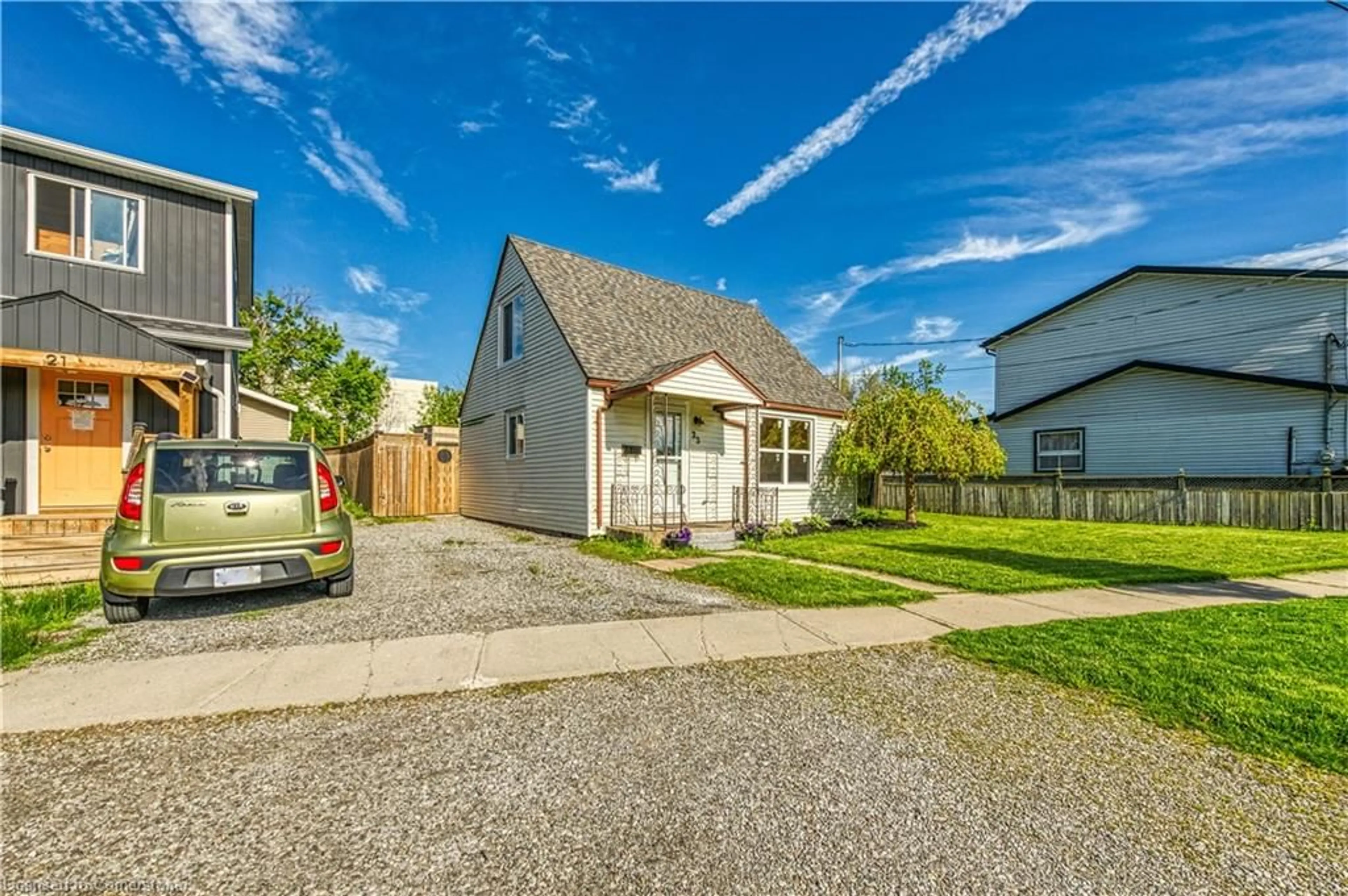 A pic from outside/outdoor area/front of a property/back of a property/a pic from drone, street for 23 Philip St, St. Catharines Ontario L2P 2M7