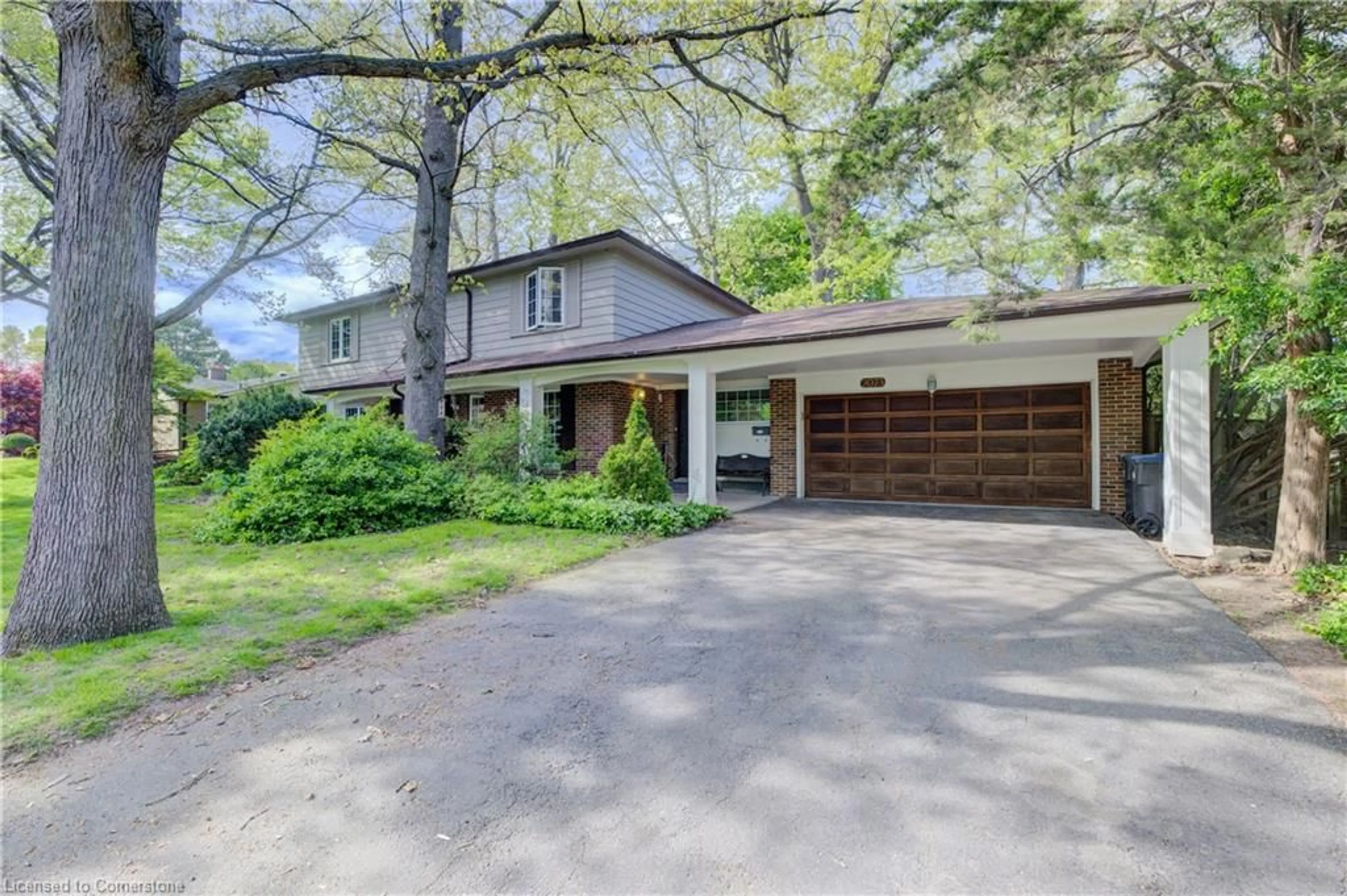 Unknown for 2073 Tenoga Dr, Mississauga Ontario L5H 3K1