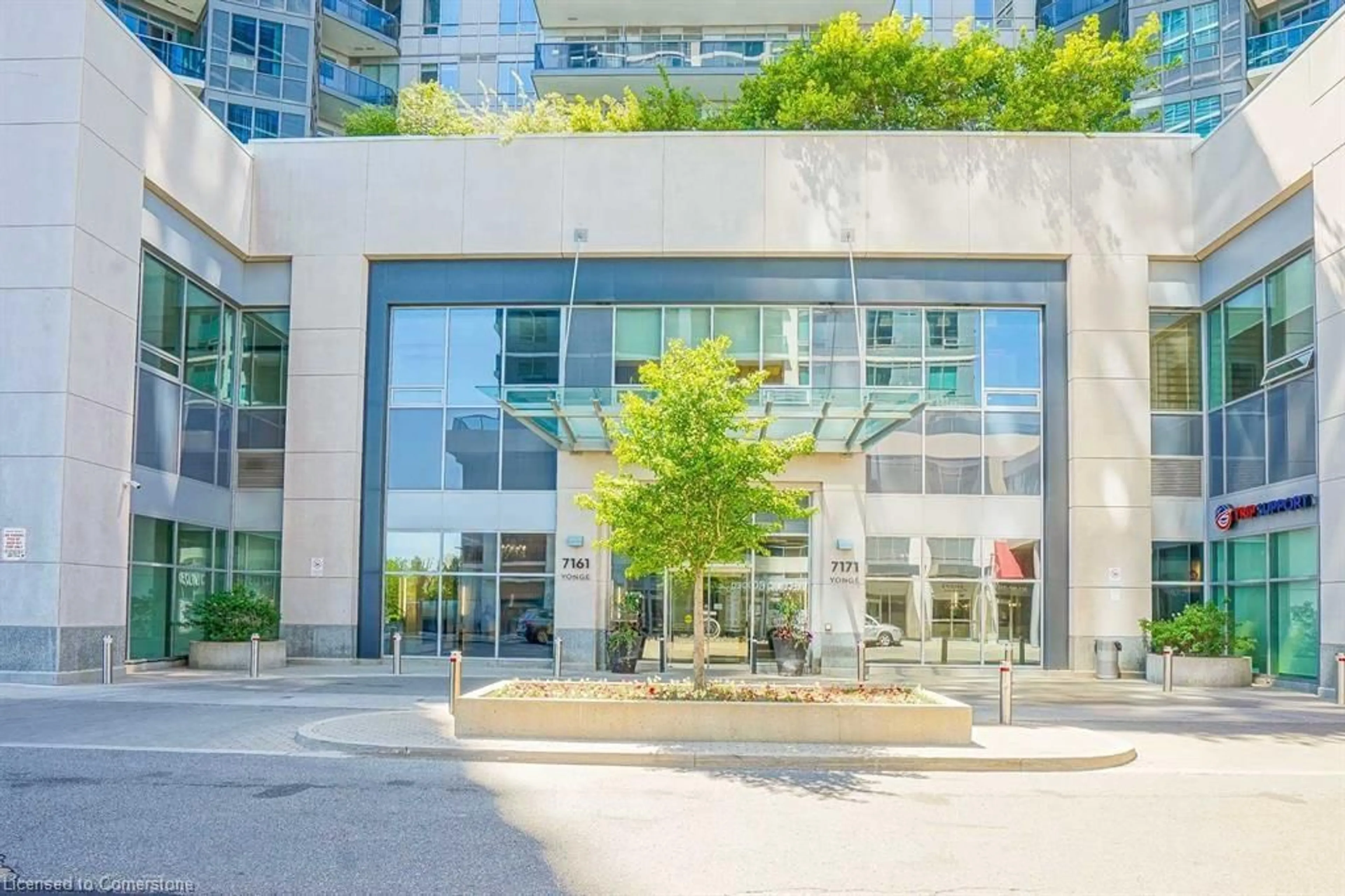 Indoor foyer for 7161 Yonge St #2731, Markham Ontario L3T 0C8