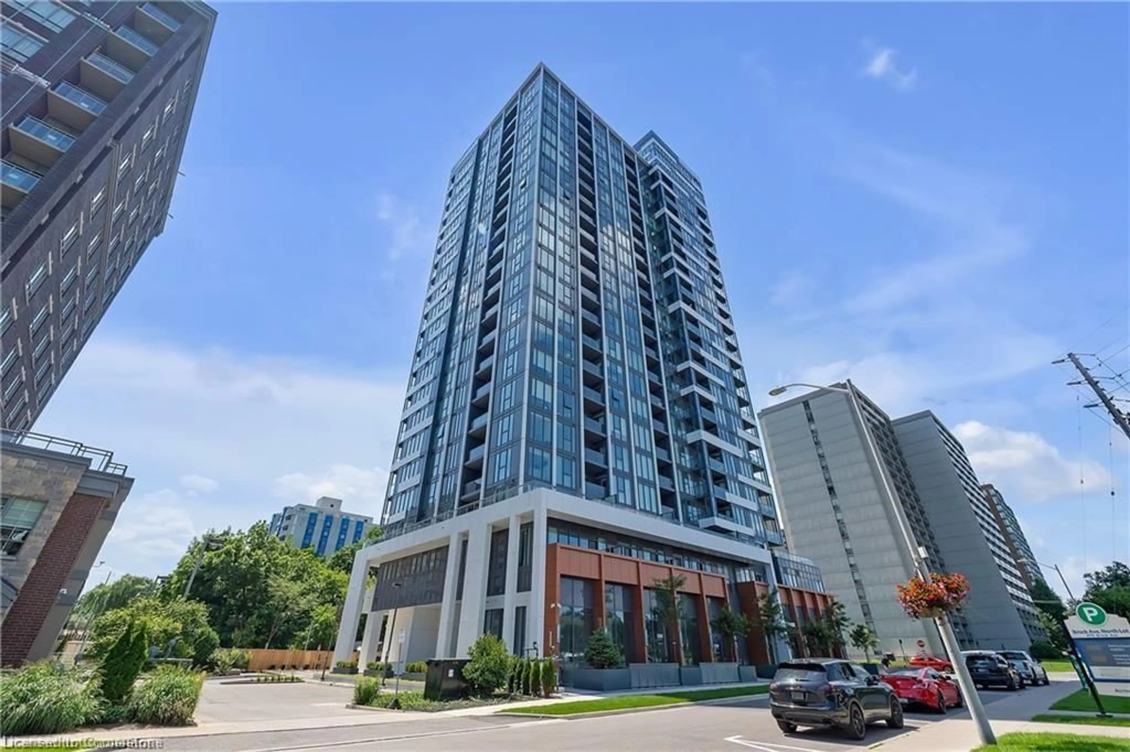 Indoor foyer for 500 Brock Ave #402, Burlington Ontario L7S 0A5