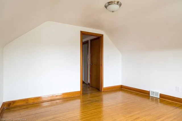 Additional property image - 424 Cochrane Rd