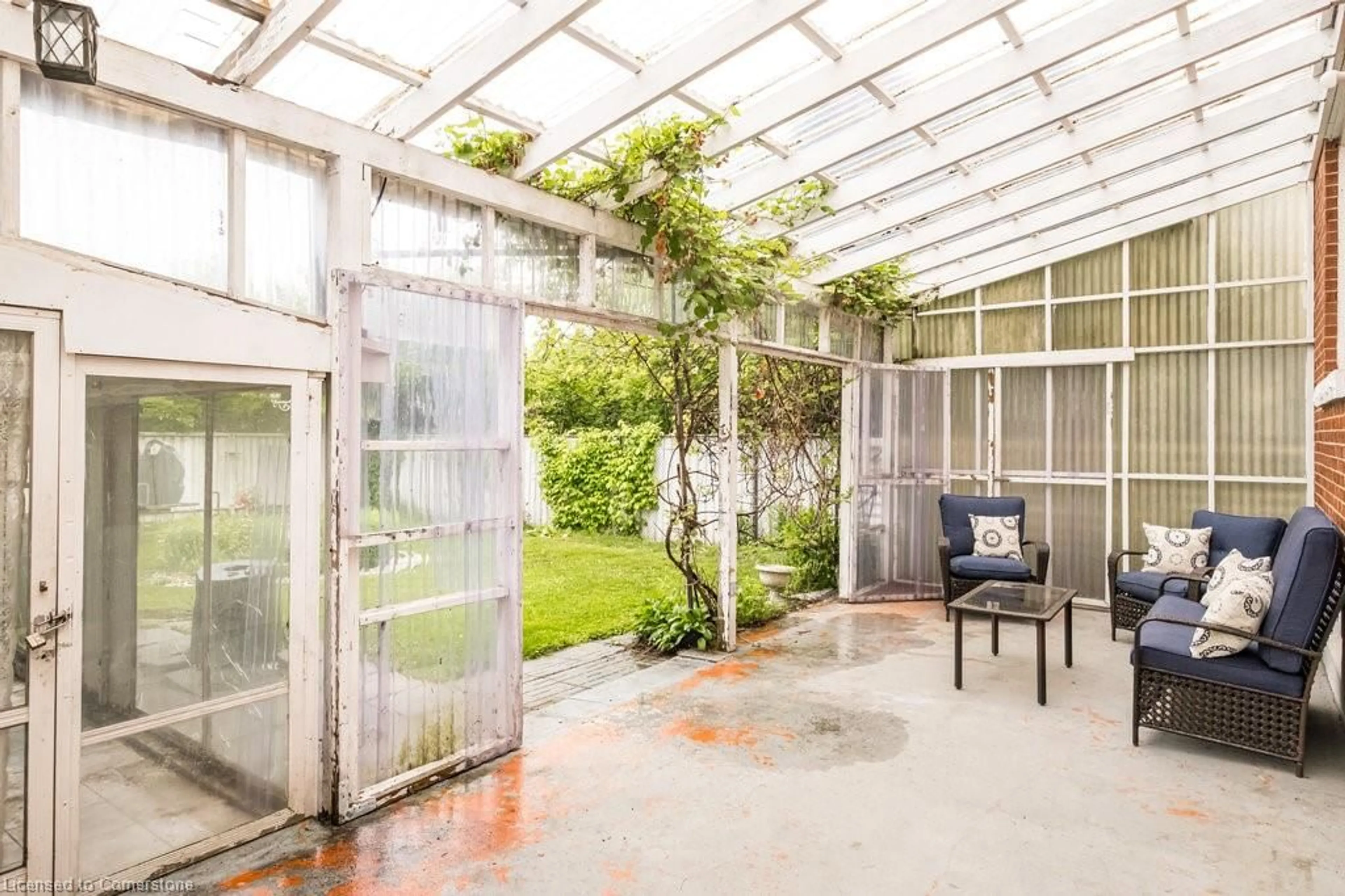 Patio, street for 424 Cochrane Rd, Hamilton Ontario L8K 3G9