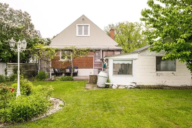 Additional property image - 424 Cochrane Rd