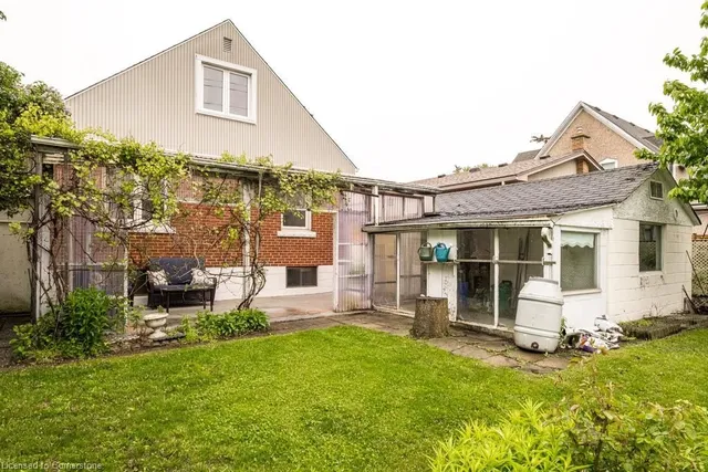 Additional property image - 424 Cochrane Rd