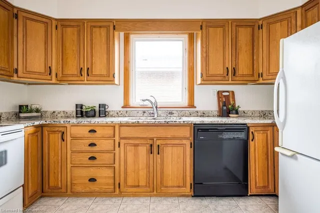 Additional property image - 424 Cochrane Rd