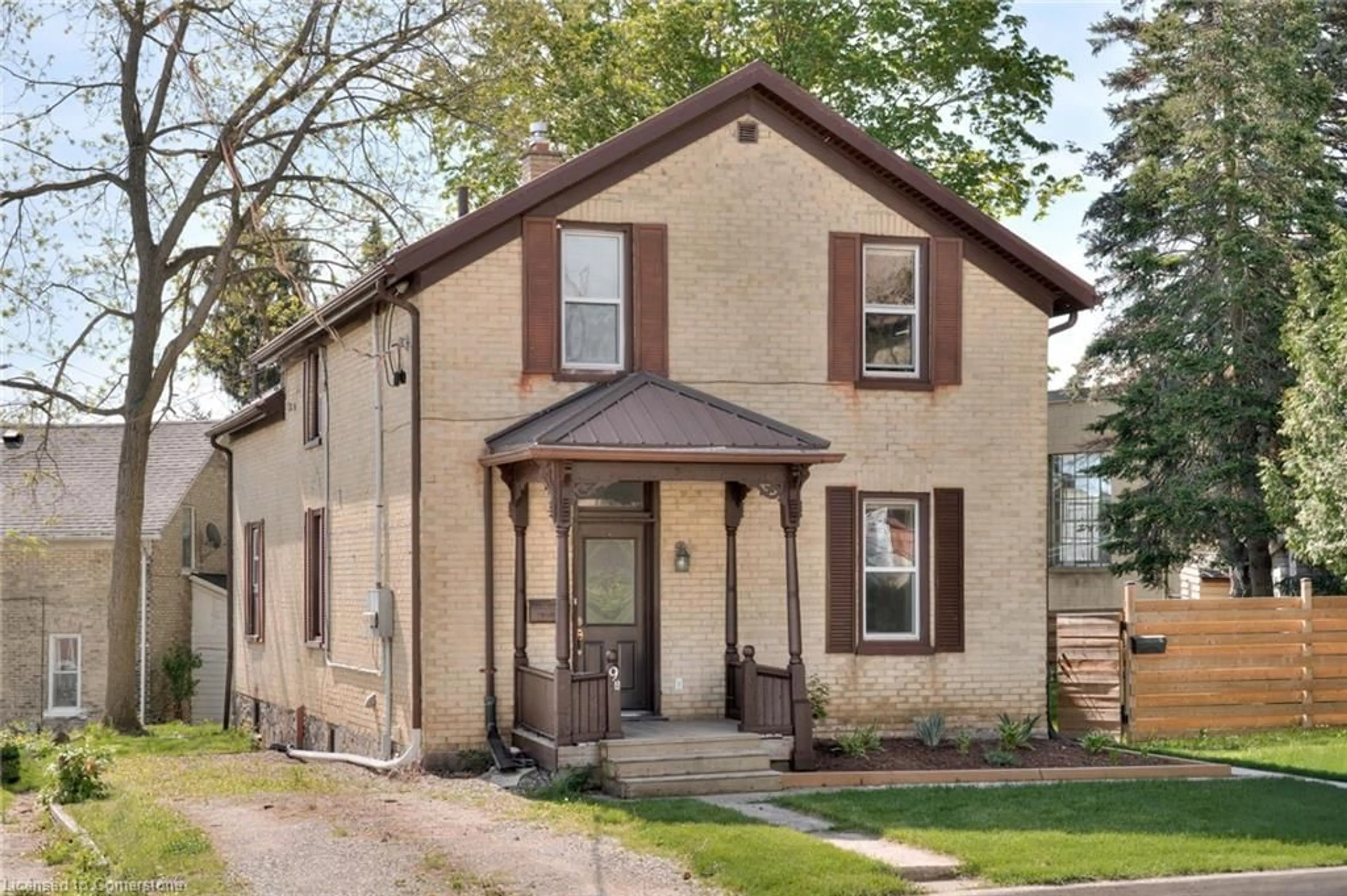 Home with brick exterior material, street for 9 Cross St, Elmira Ontario N3B 2S3