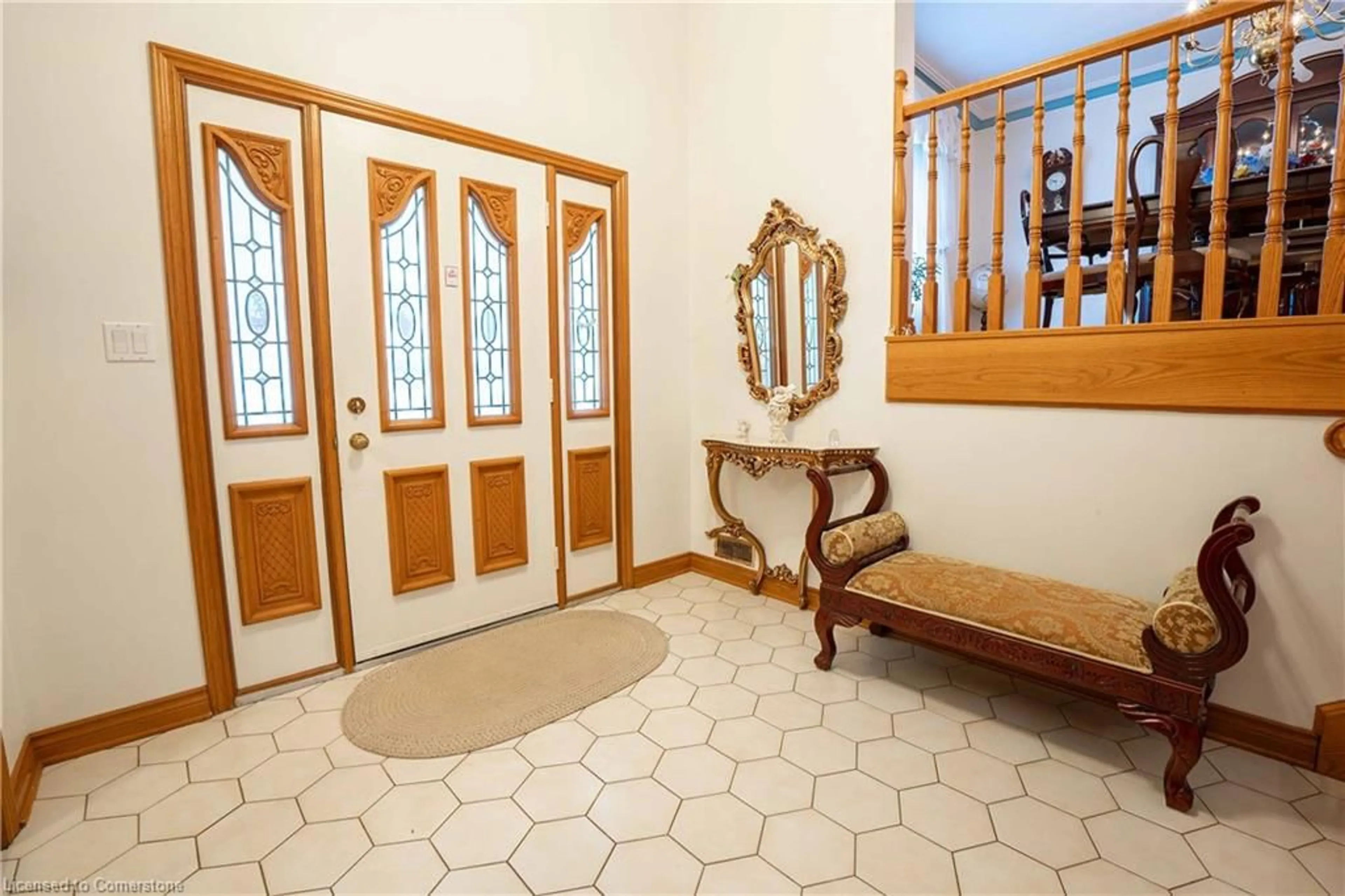 Indoor foyer for 12 Fern Gt Gate, Pelham Ontario L0S 1E4