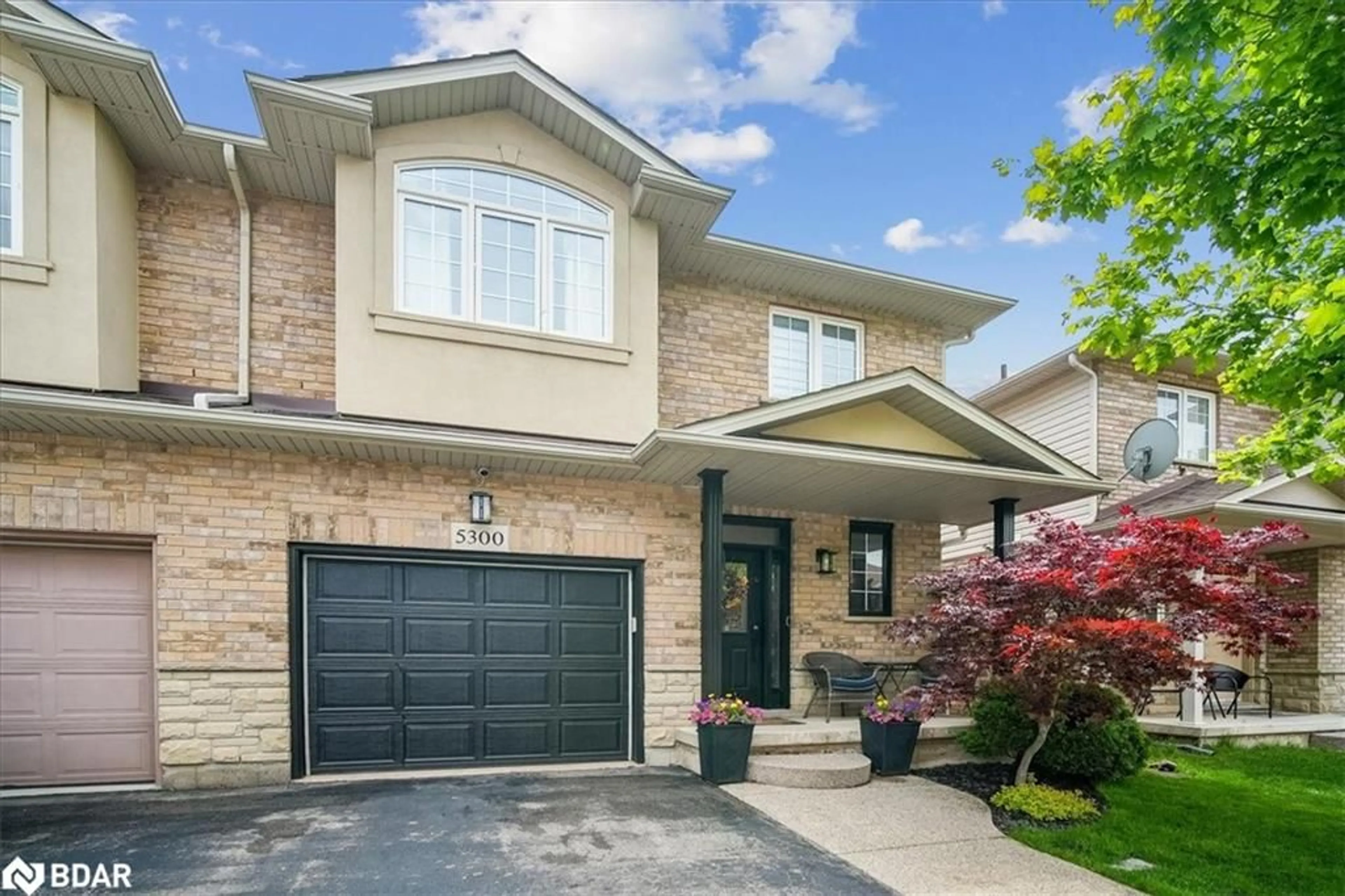 Home with brick exterior material, street for 5300 Picketts Way, Burlington Ontario L7L 7J6