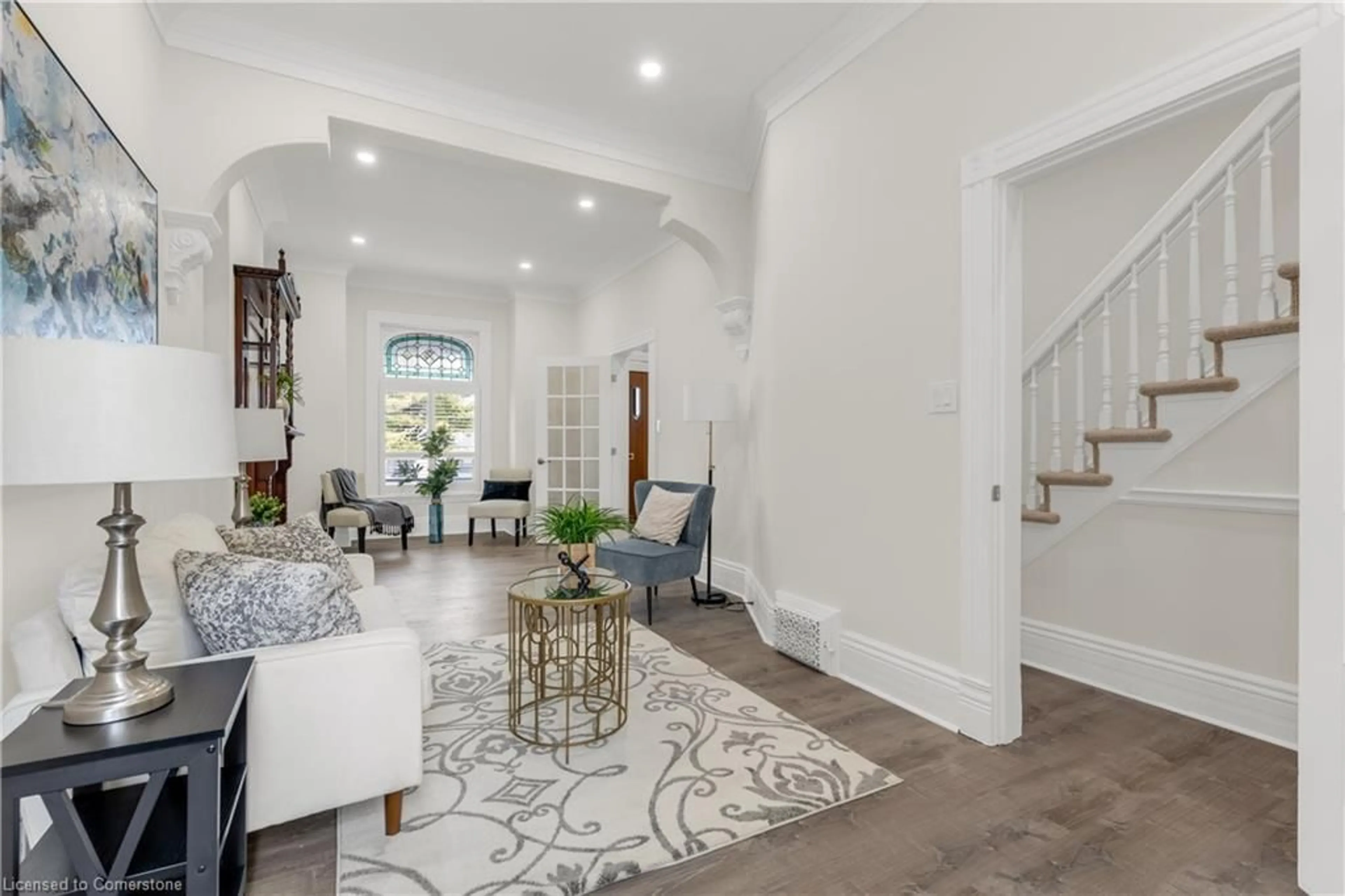 Indoor entryway for 16 Murray St, Hamilton Ontario L8L 3E7