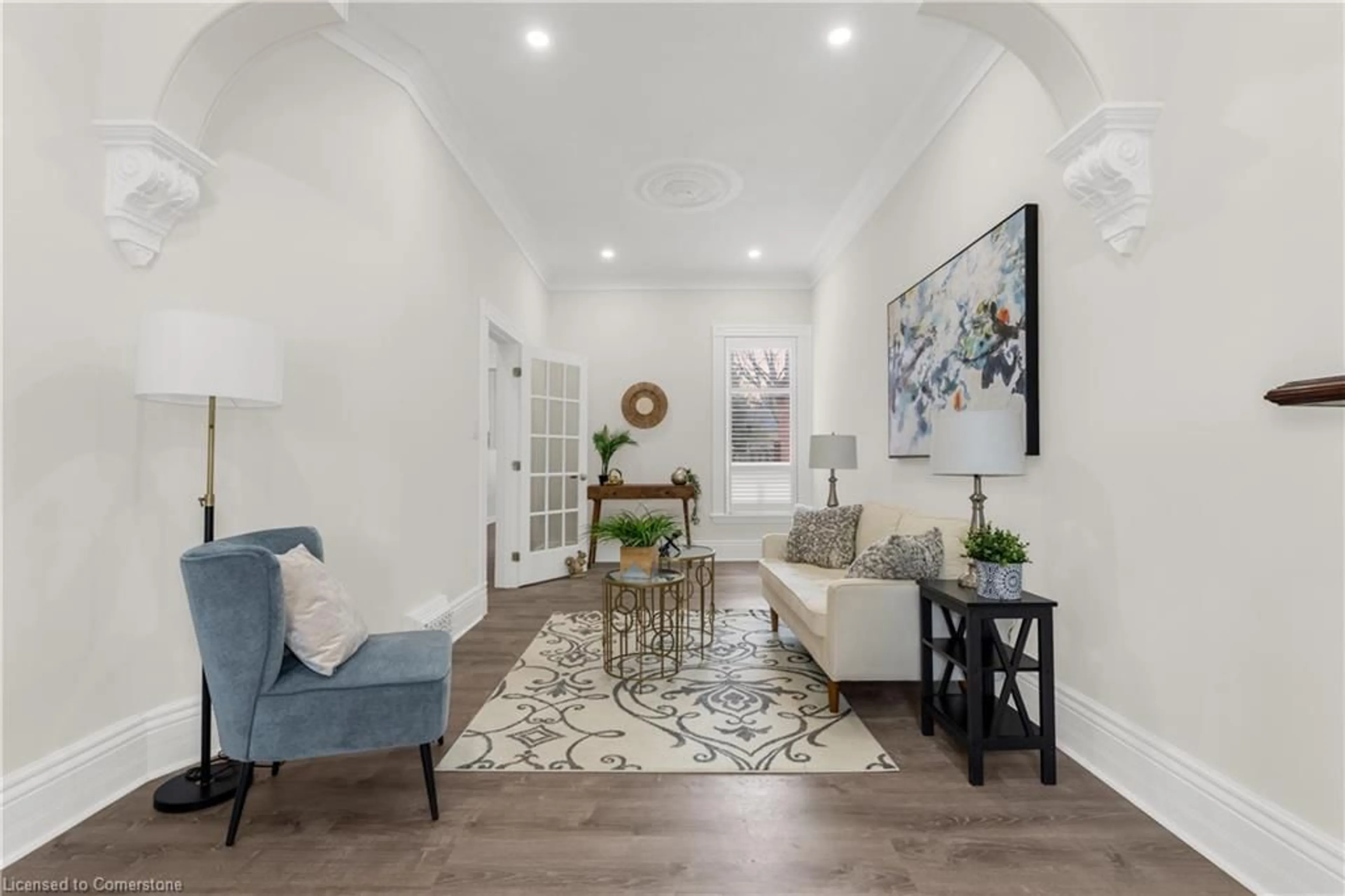 Indoor entryway for 16 Murray St, Hamilton Ontario L8L 3E7