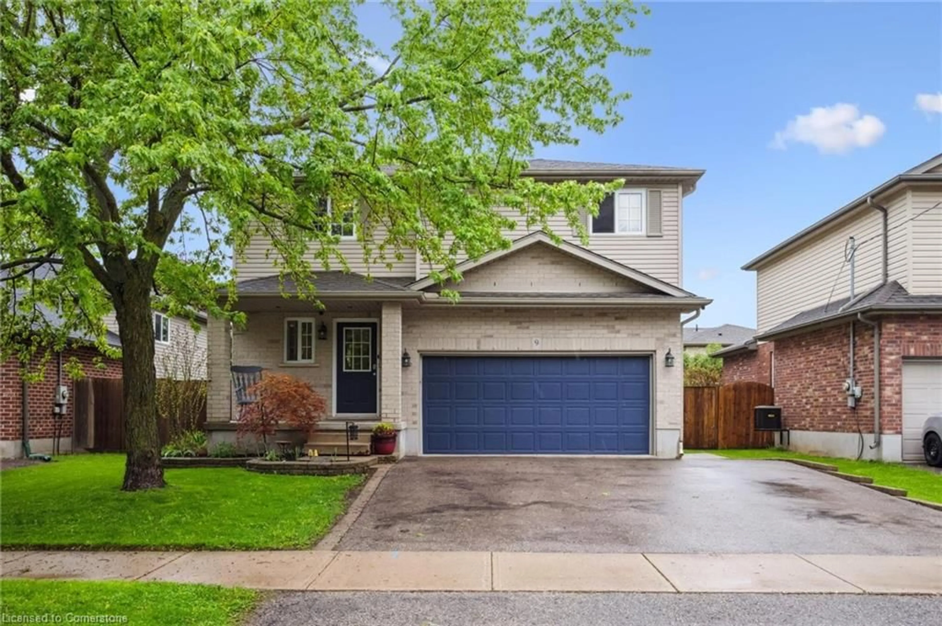 Home with vinyl exterior material, street for 9 Park Ave, Elmira Ontario N3B 2H2
