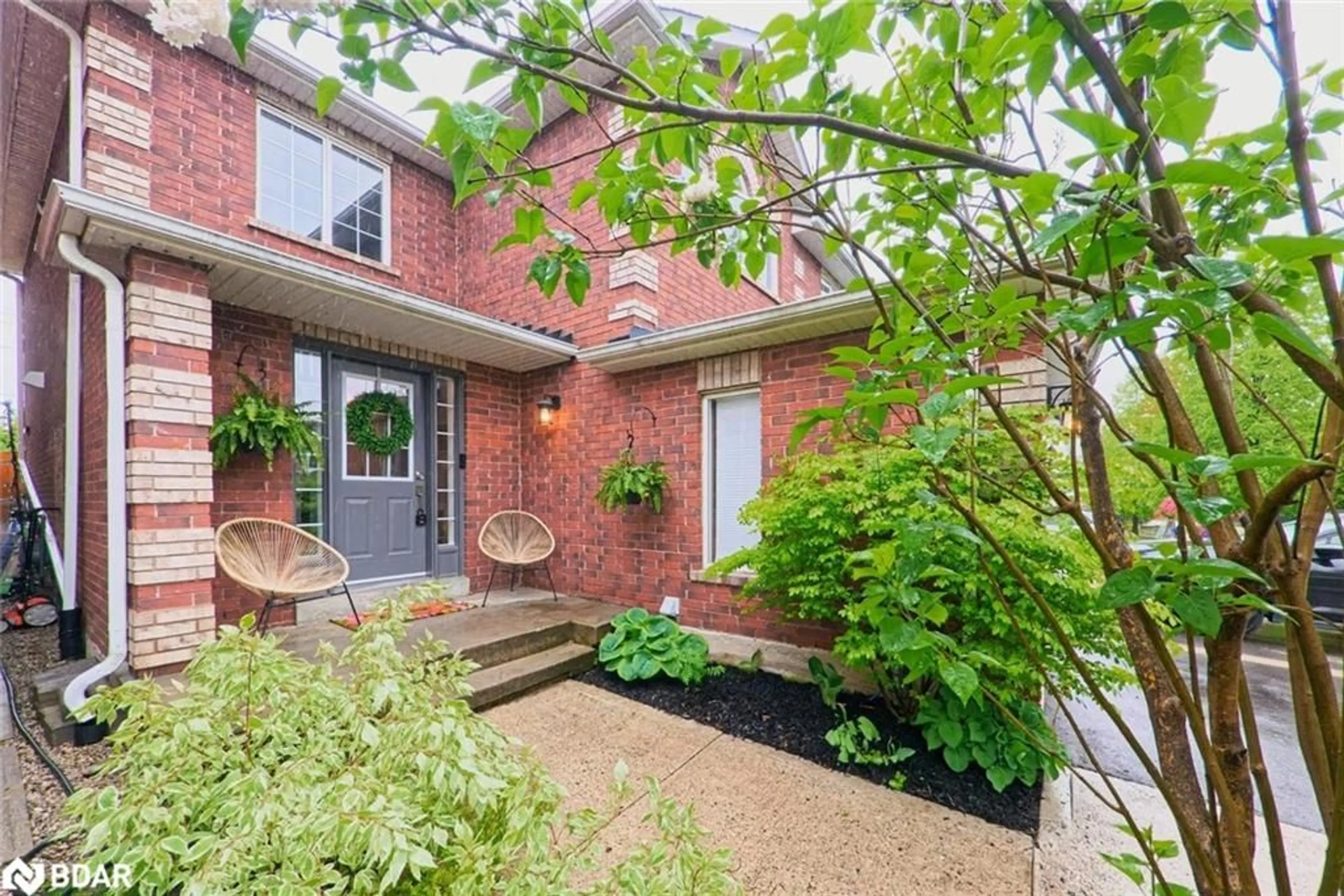 Unknown for 23 Mcclure Crt, Georgetown Ontario L7G 5X6