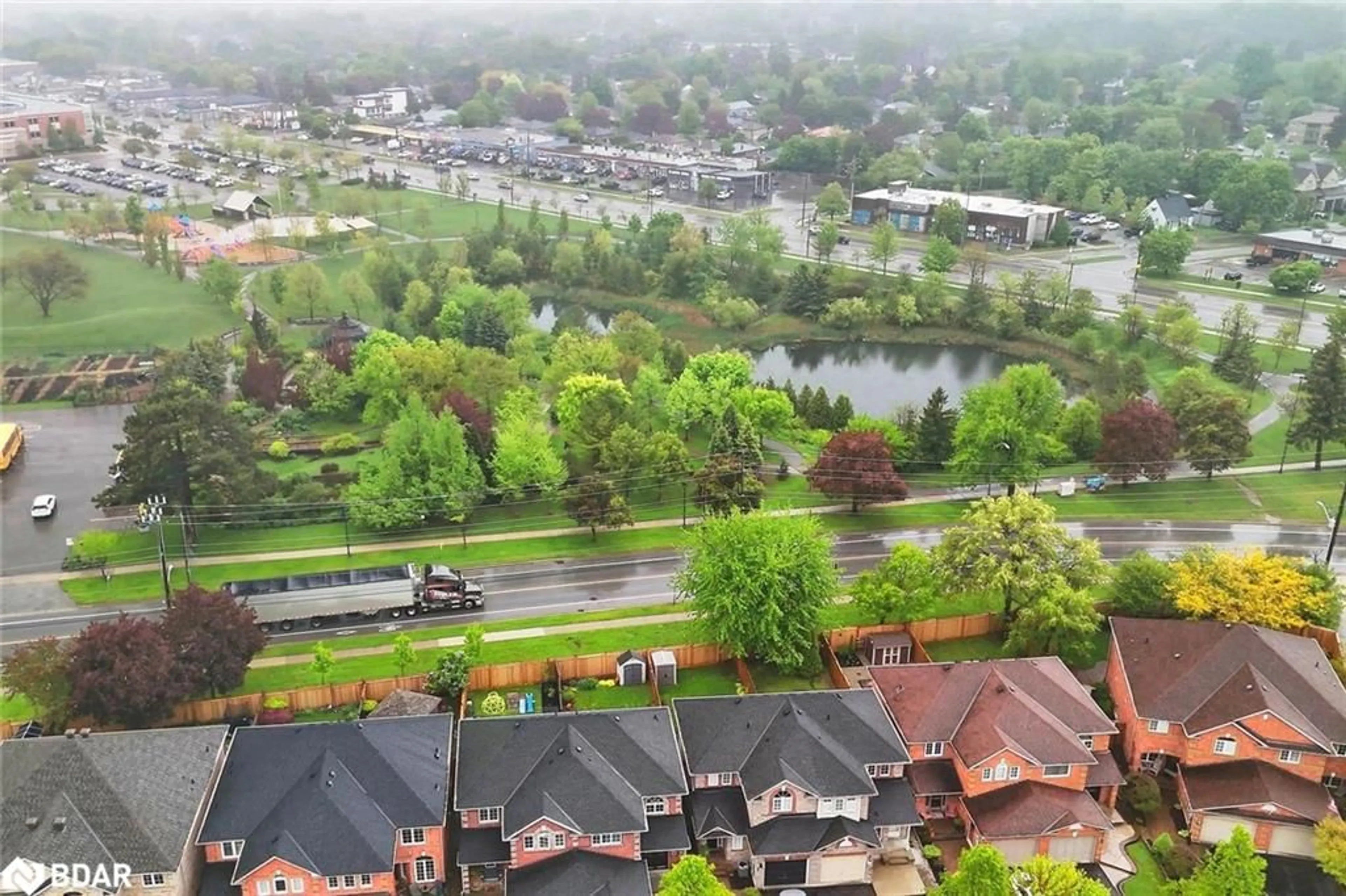 A pic from outside/outdoor area/front of a property/back of a property/a pic from drone, unknown for 23 Mcclure Crt, Georgetown Ontario L7G 5X6