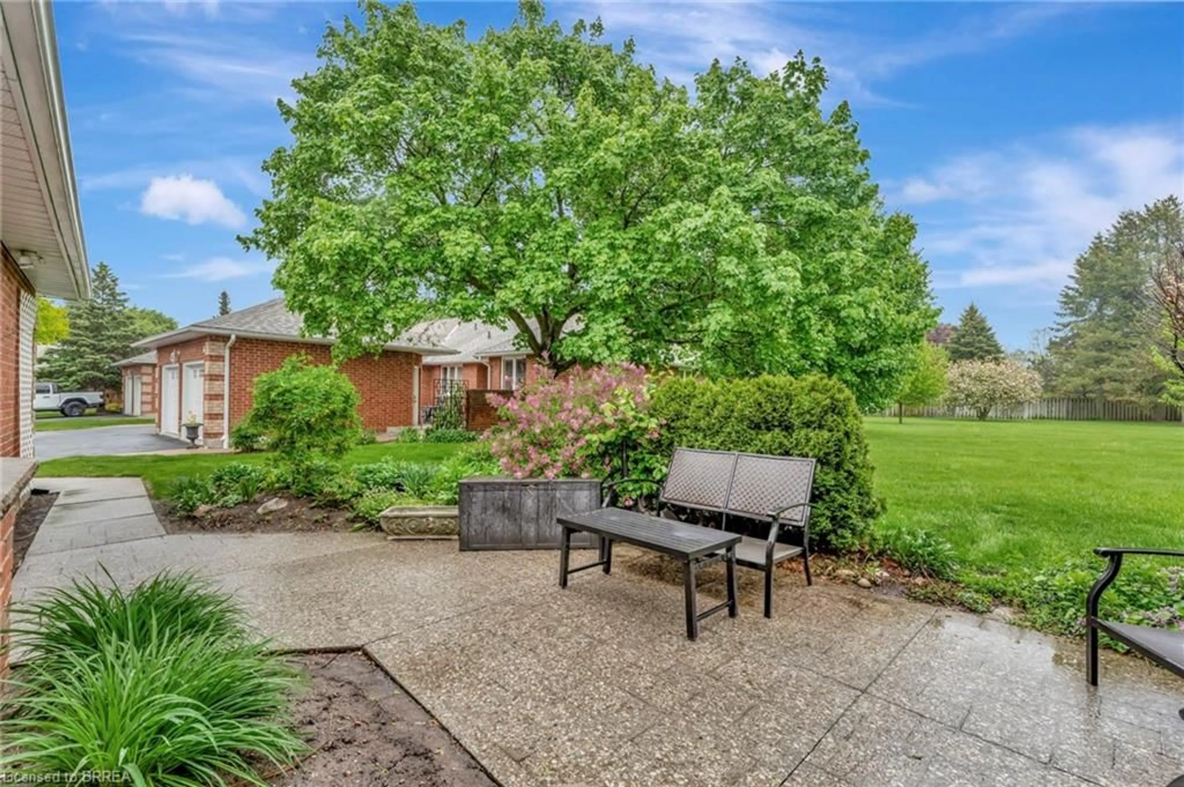 Patio, street for 71 Beasley Cres #7, Cambridge Ontario N1T 1P5