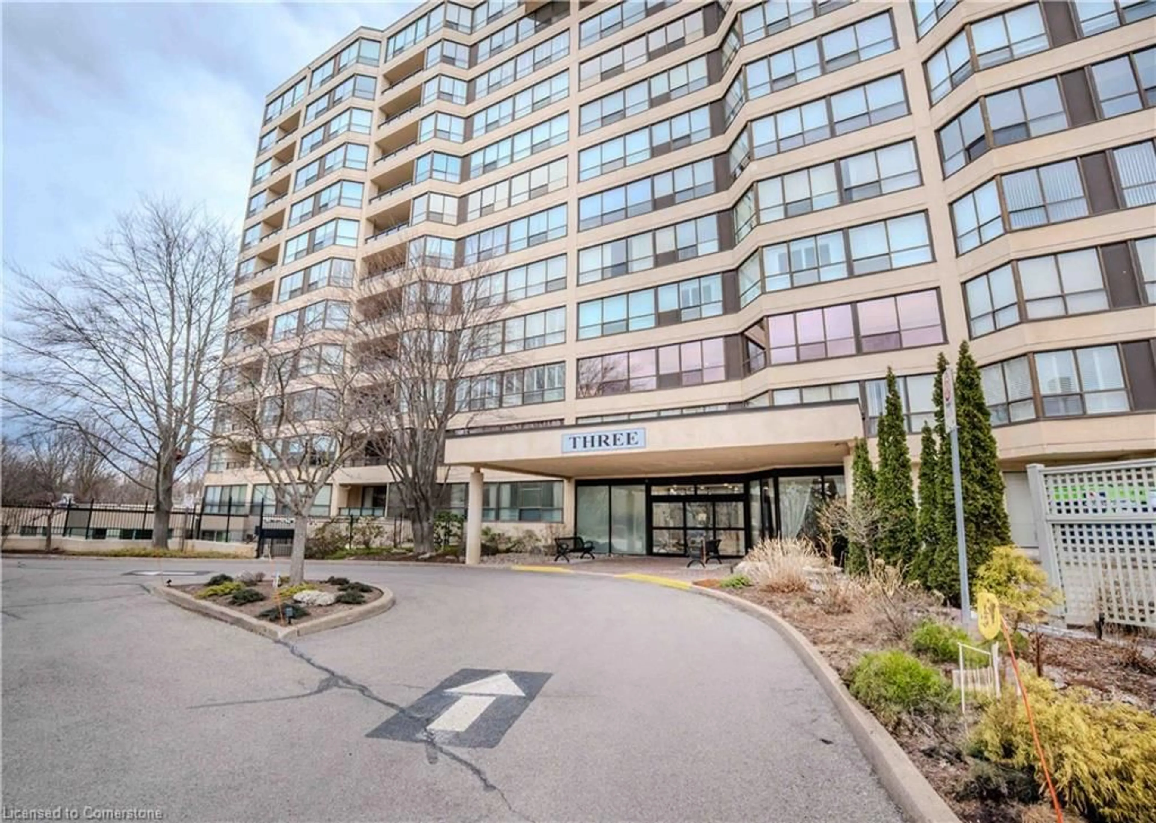Indoor foyer for 3 Towering Hts Blvd #1107, St. Catharines Ontario L2T 4A4