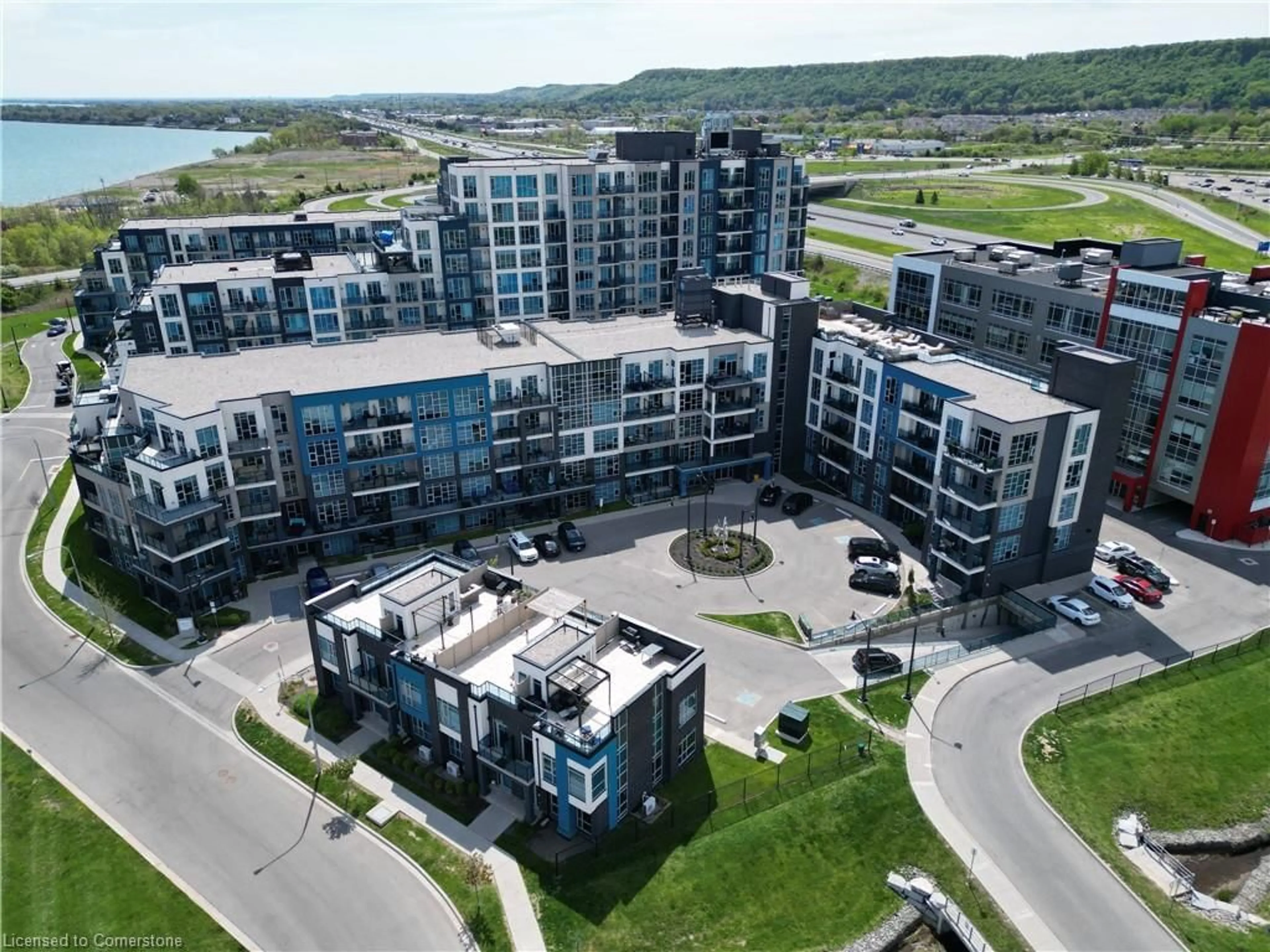 A pic from outside/outdoor area/front of a property/back of a property/a pic from drone, unknown for 10 Concord Pl #222, Grimsby Ontario L3M 0G6