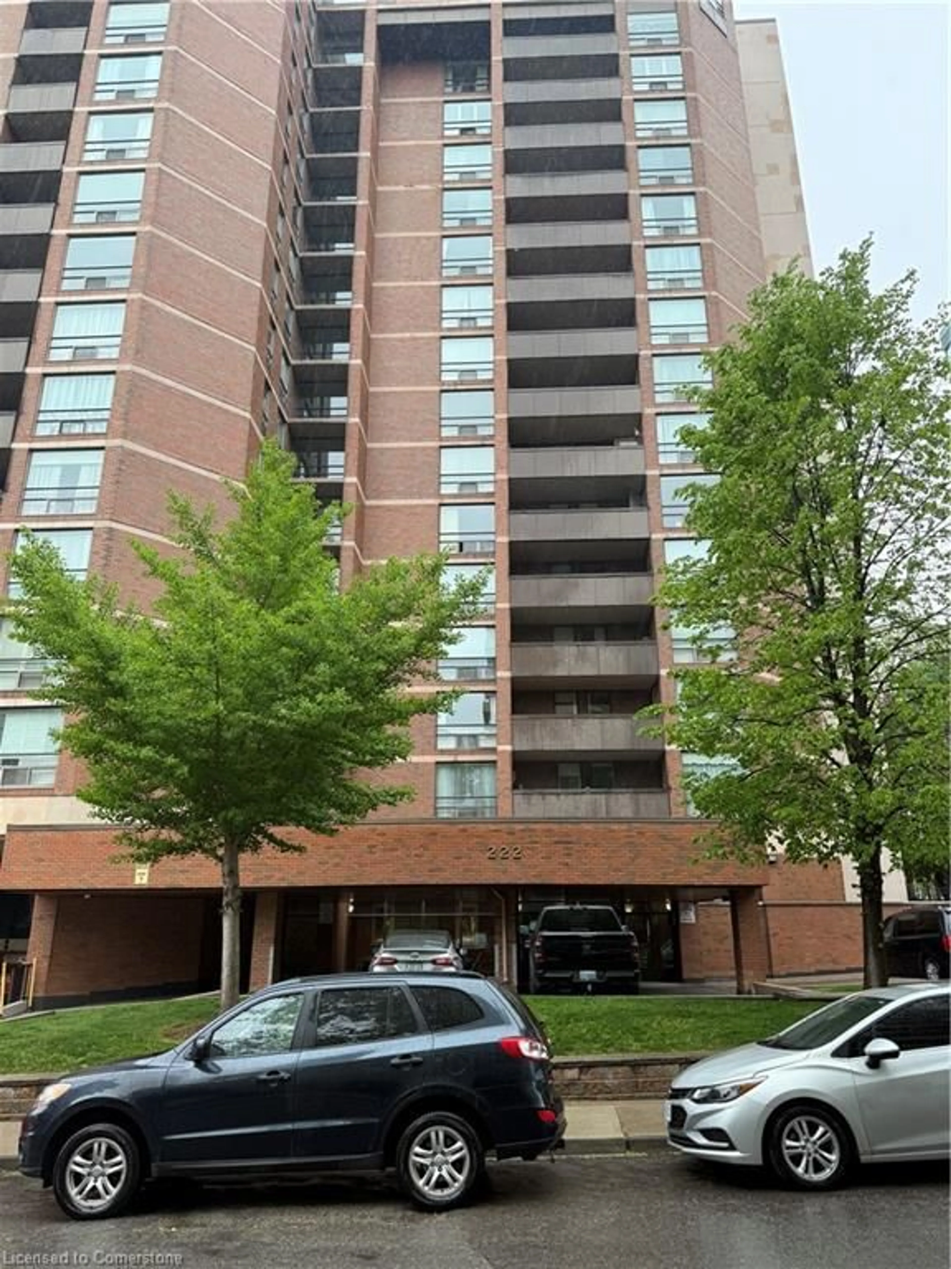 Indoor foyer for 222 Jackson St #1104, Hamilton Ontario L8P 4S5