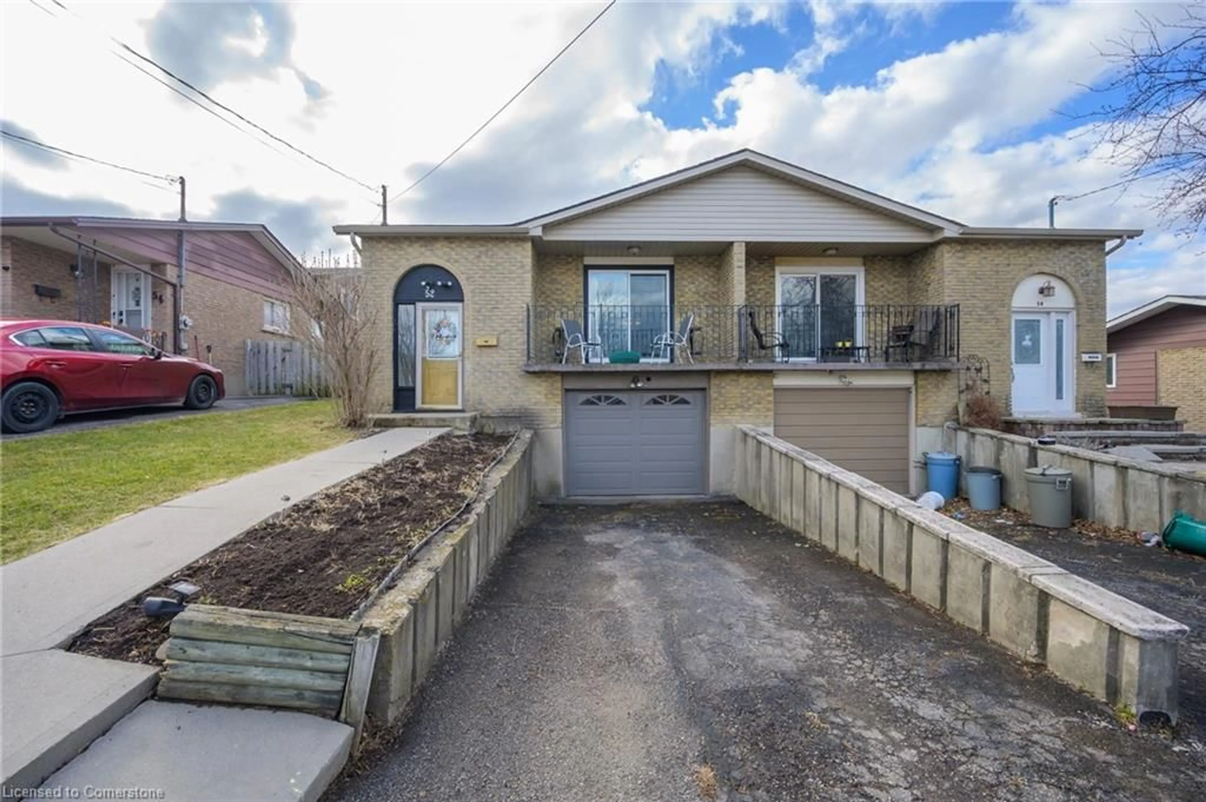 A pic from outside/outdoor area/front of a property/back of a property/a pic from drone, street for 52 Green Maple Dr, St. Catharines Ontario L2P 3P9