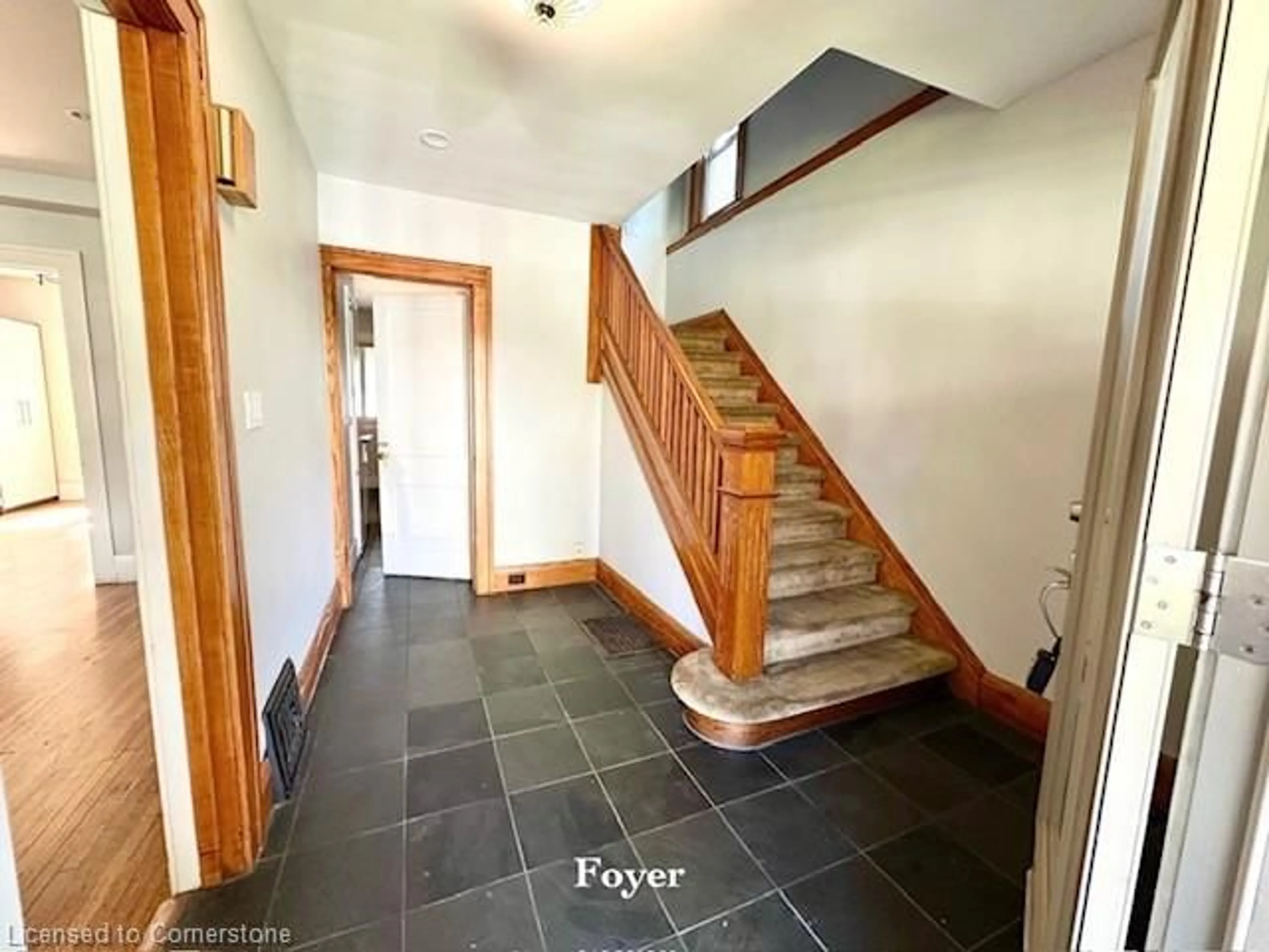 Indoor foyer for 1037 Bruce Ave, Windsor Ontario N9A 4Y1