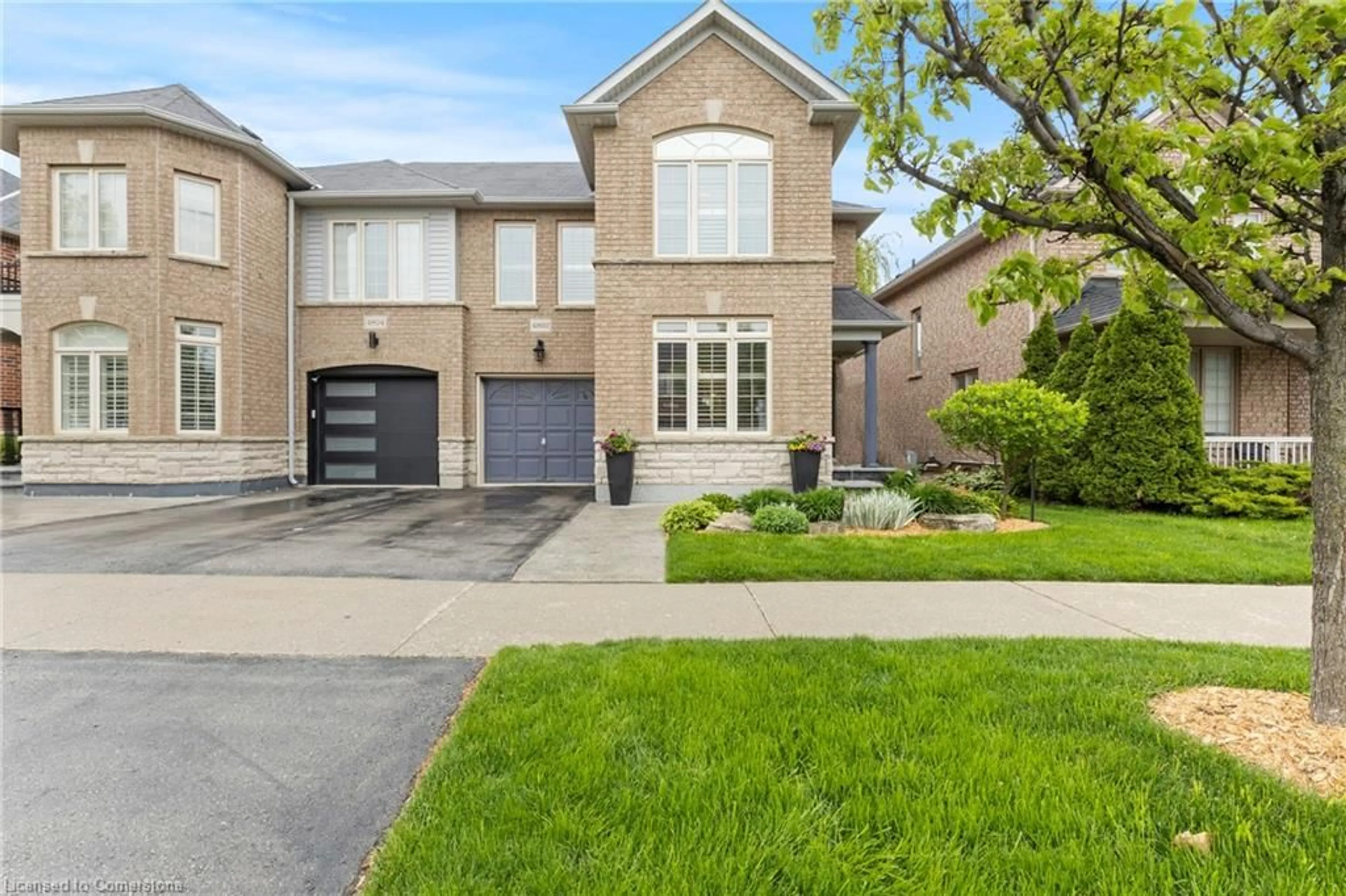 Home with brick exterior material, street for 4802 Thomas Alton Blvd, Burlington Ontario L7M 0J5
