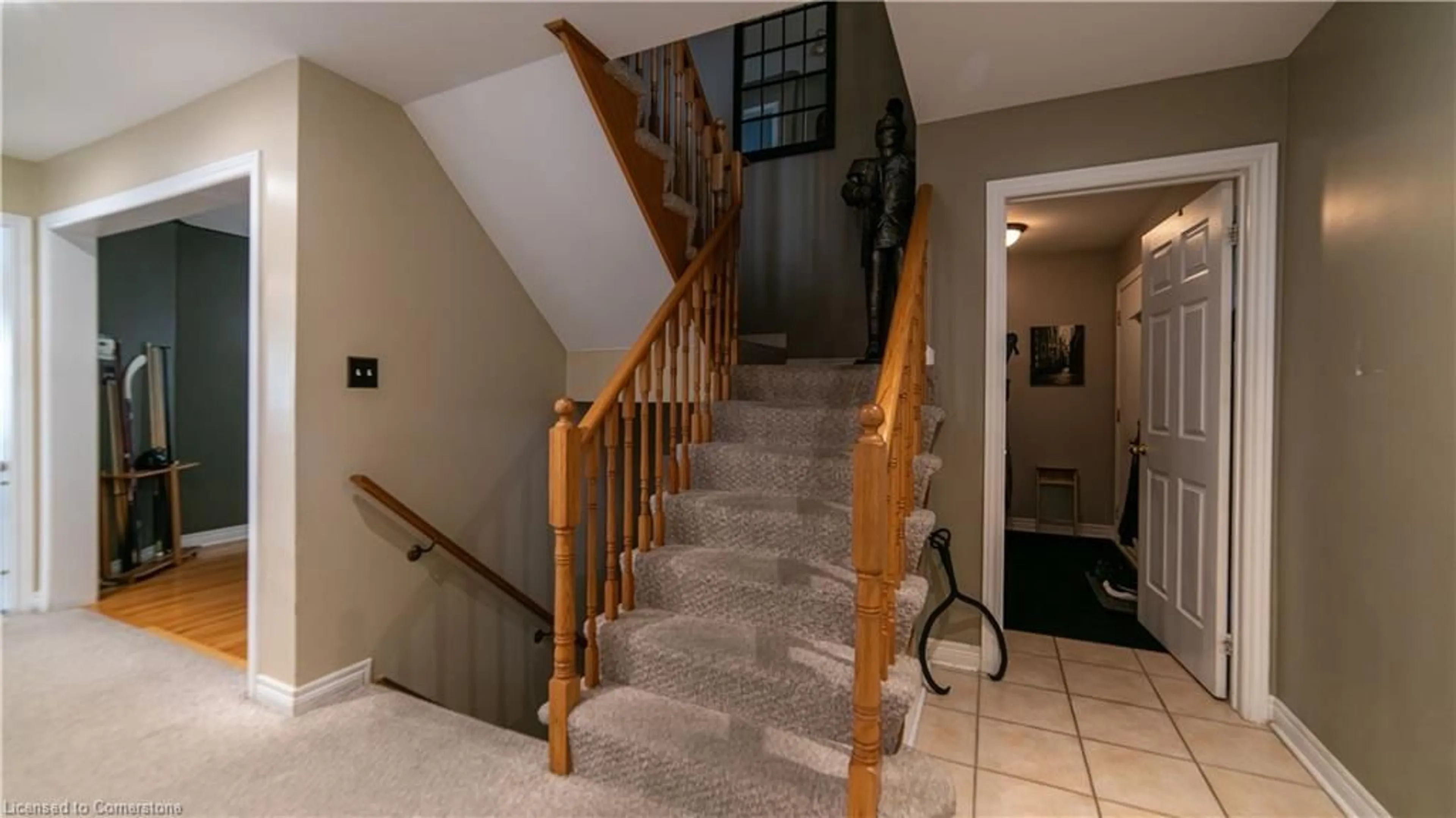 Indoor foyer for 3 Mccurdy Dr, Tottenham Ontario L0G 1W0