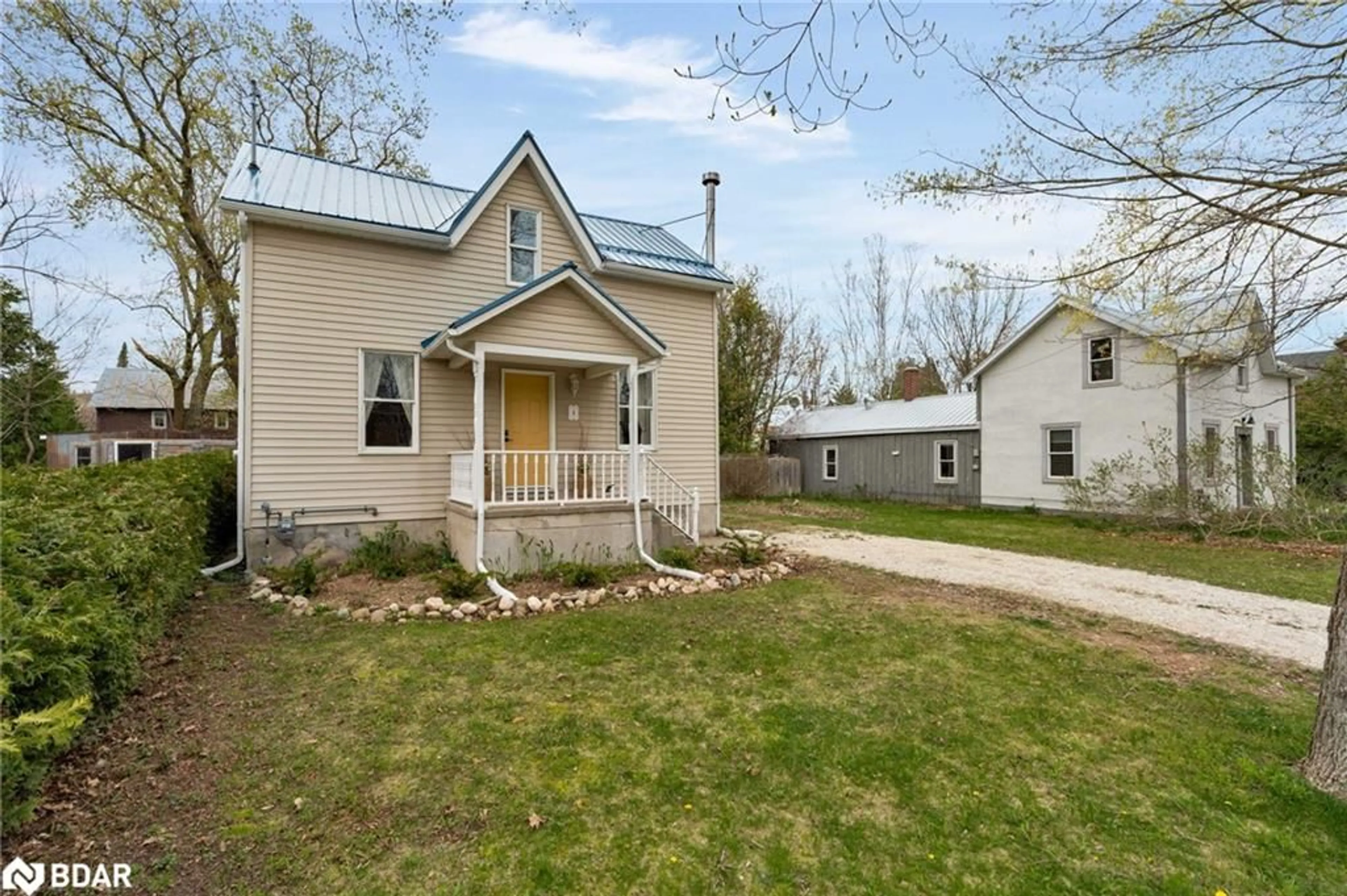 Unknown for 4 Wellington St, Creemore Ontario L0M 1G0
