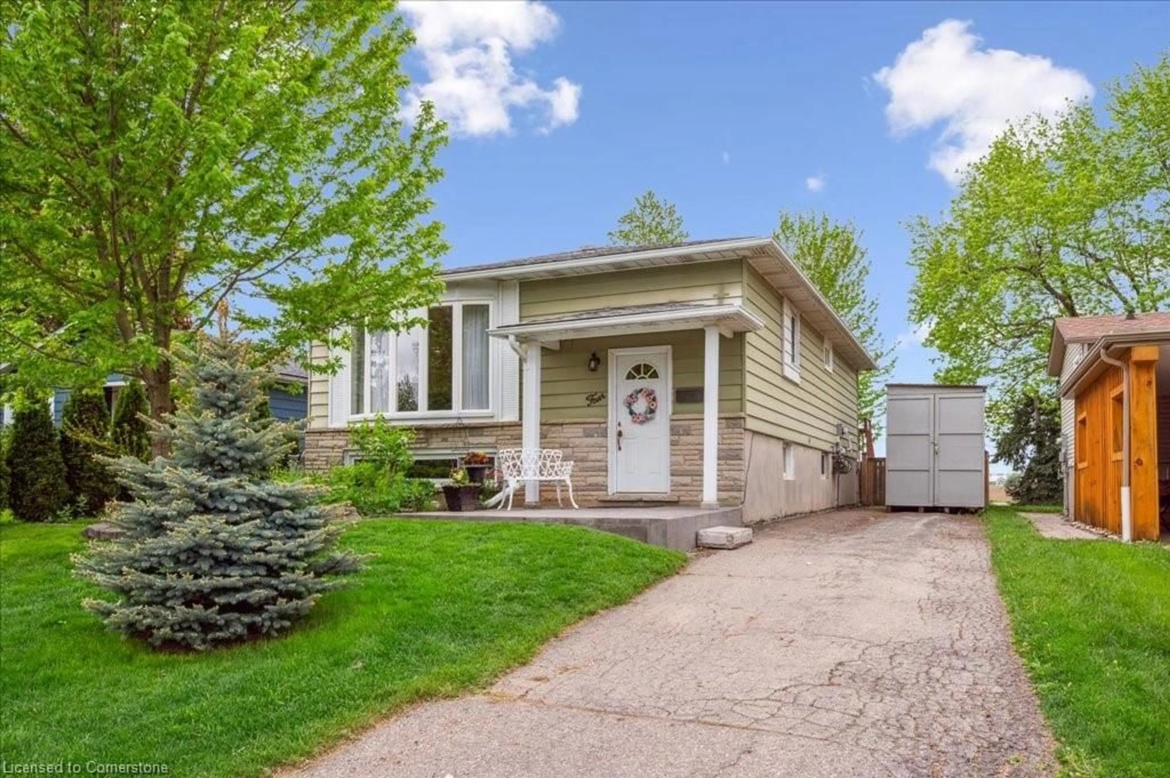 Home with vinyl exterior material, street for 4 Oak Dr, Elmira Ontario N3B 1X6