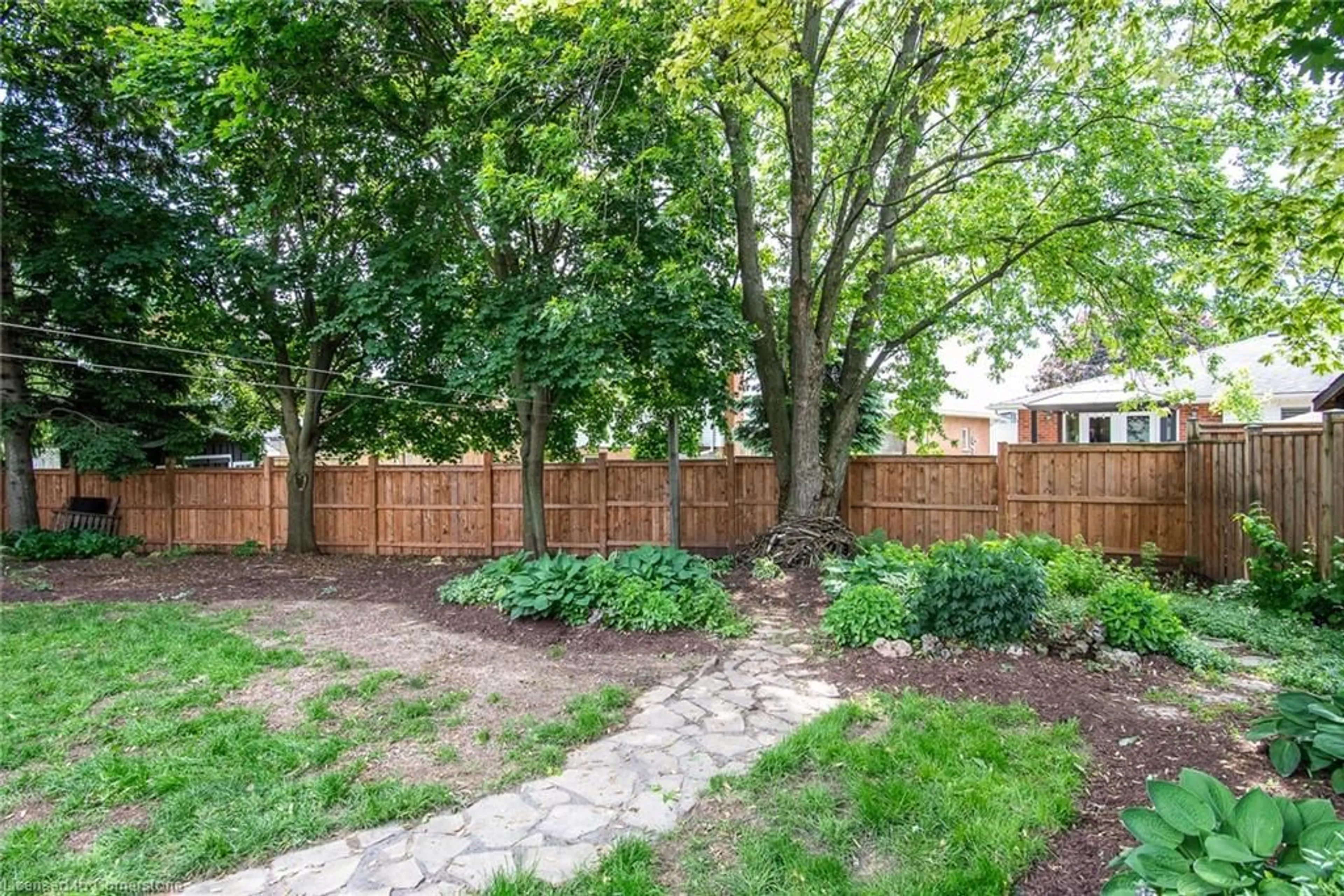 Patio, street for 19 Eagle Dr, Elmira Ontario N3B 3J1