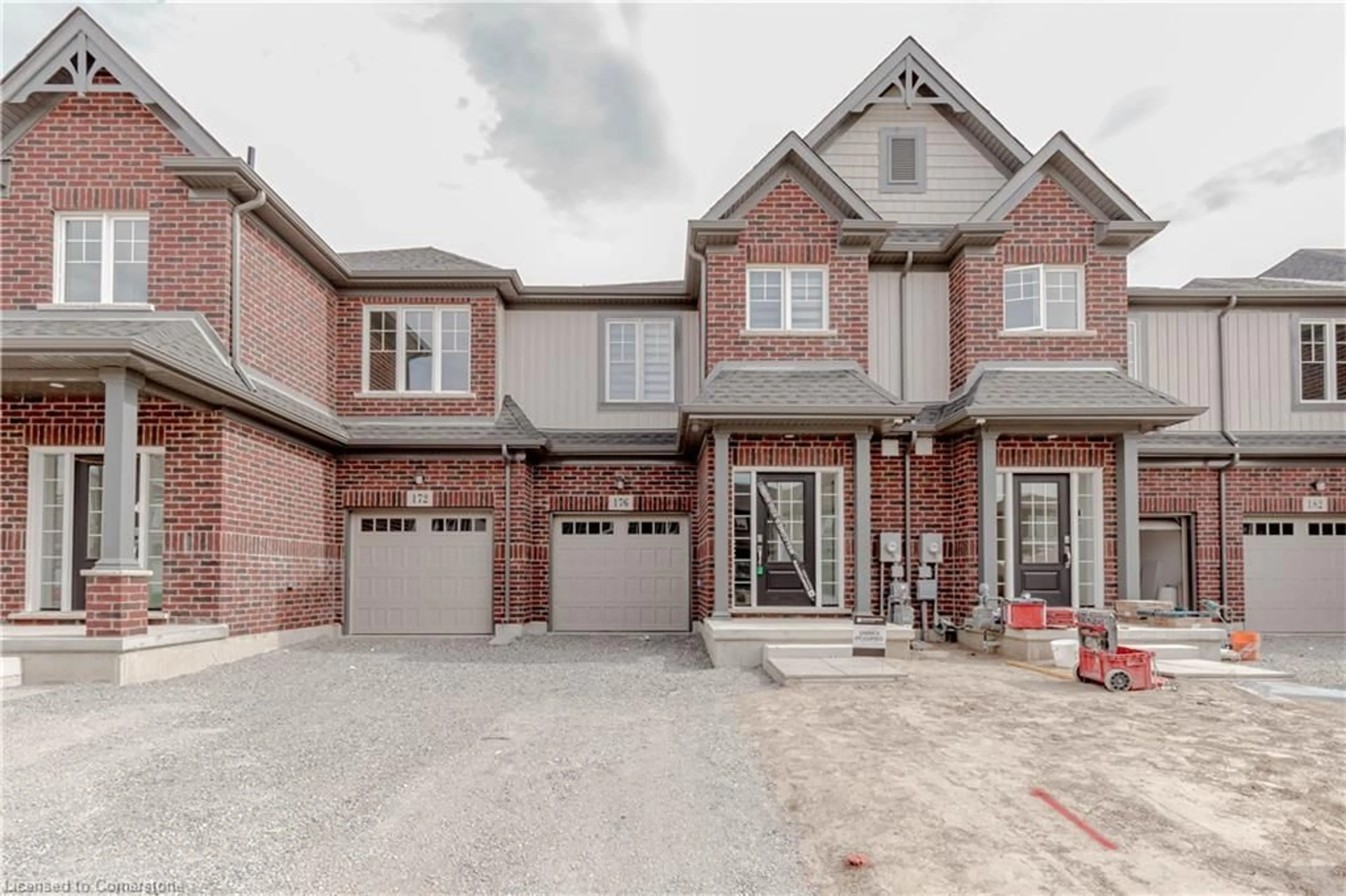 Home with brick exterior material, street for 176 Bur Oak Dr, Thorold Ontario M3C 0H5