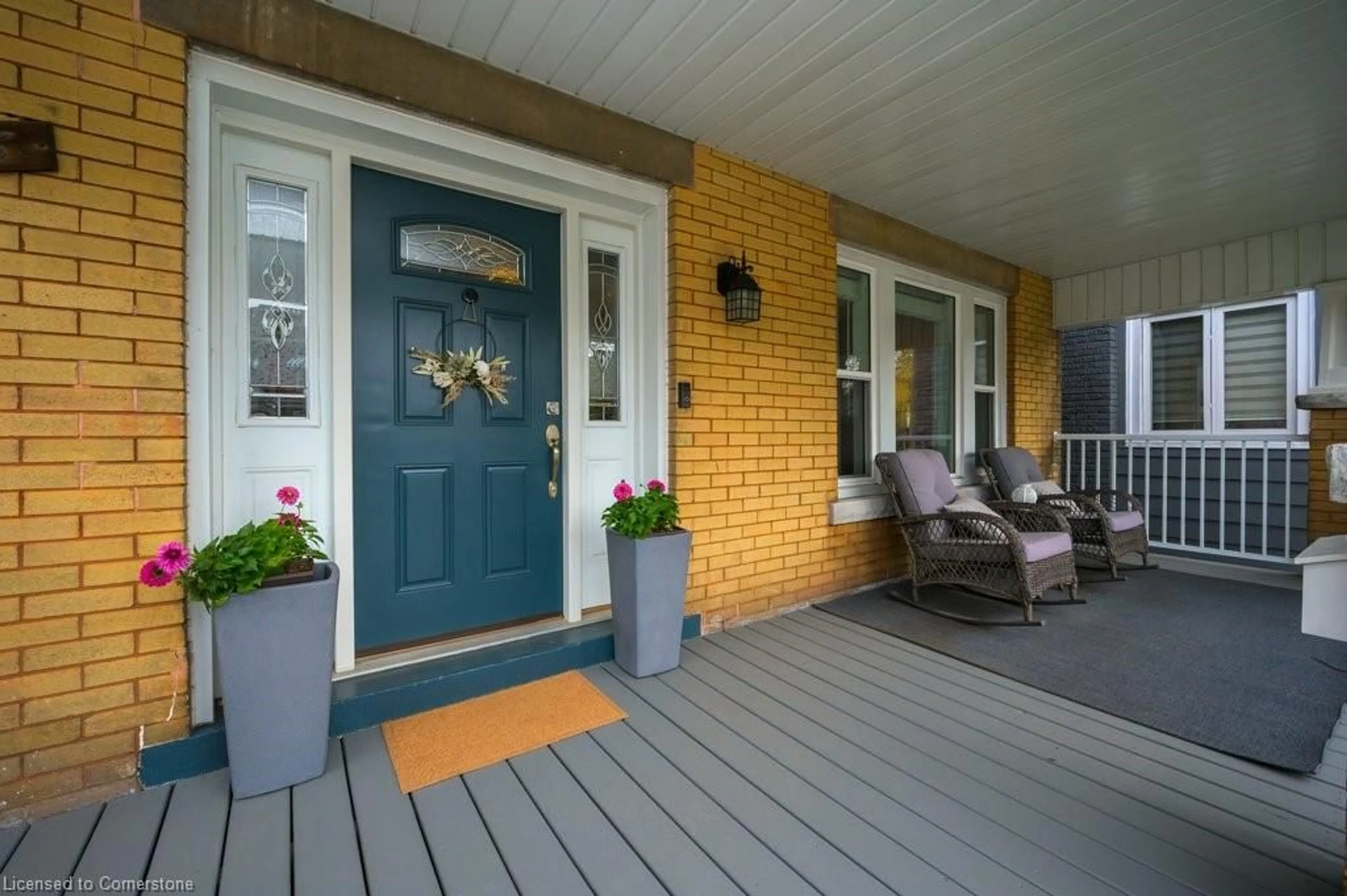 Indoor entryway for 18 Kensington Ave, Hamilton Ontario L8L 7M9