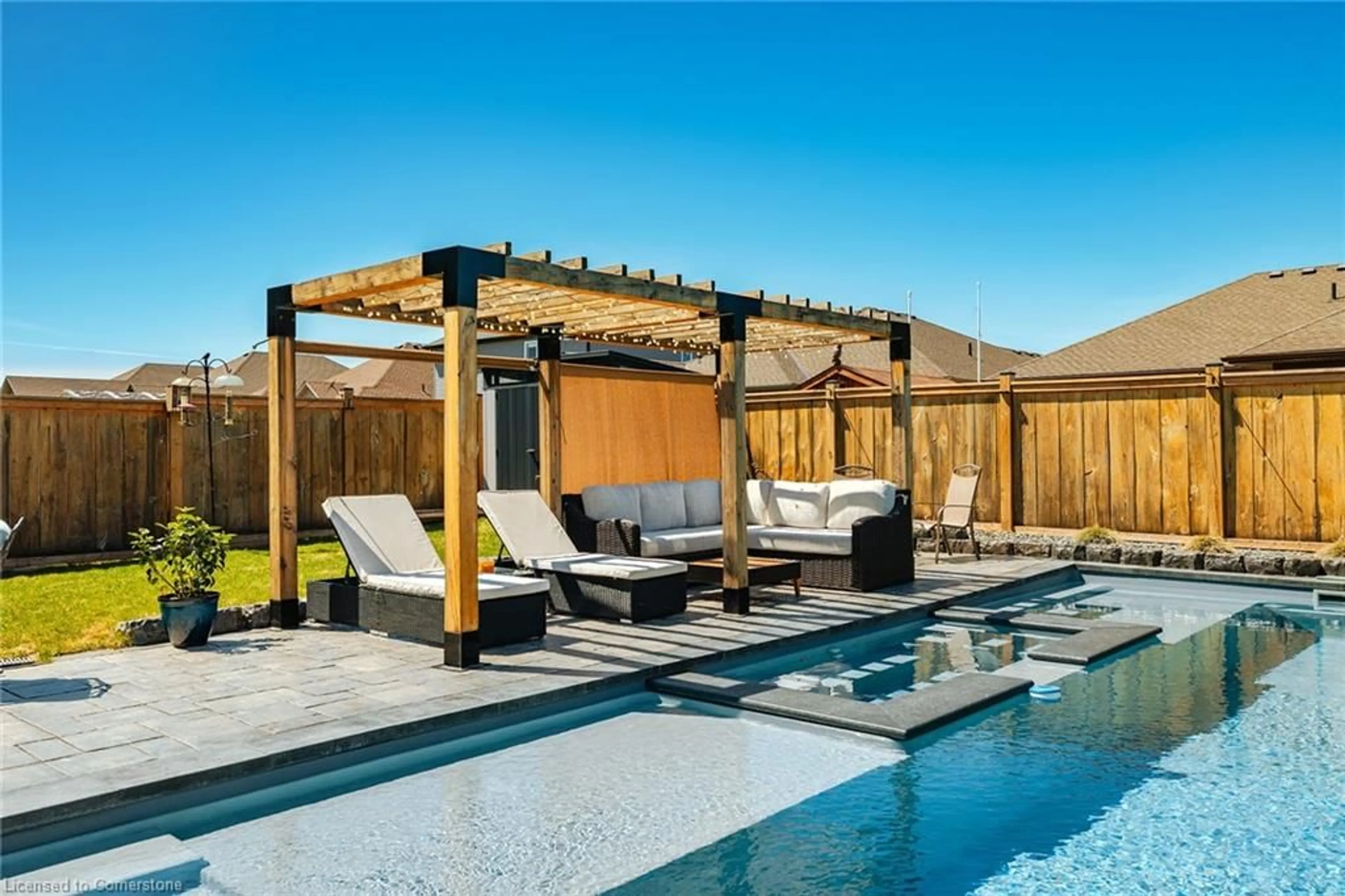 Patio, unknown for 86 Forbes Cres, Listowel Ontario N4W 0B8