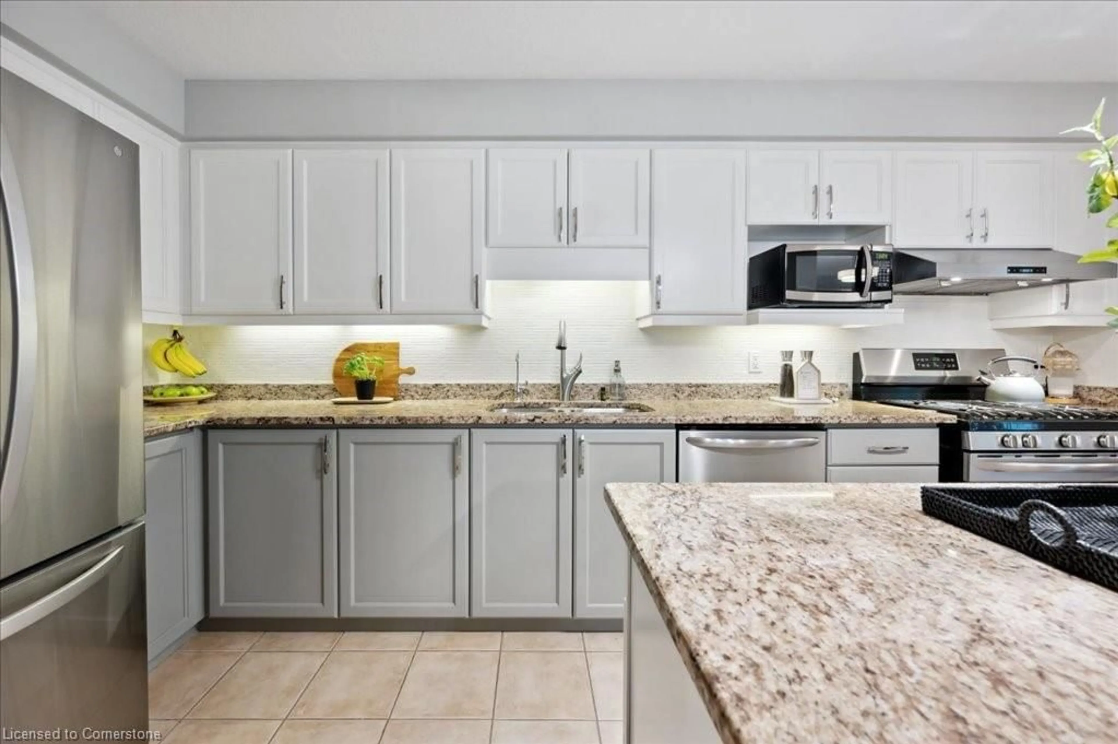 Open concept kitchen, ceramic/tile floor for 162 Marl Meadow Dr, Kitchener Ontario N2R 1L3