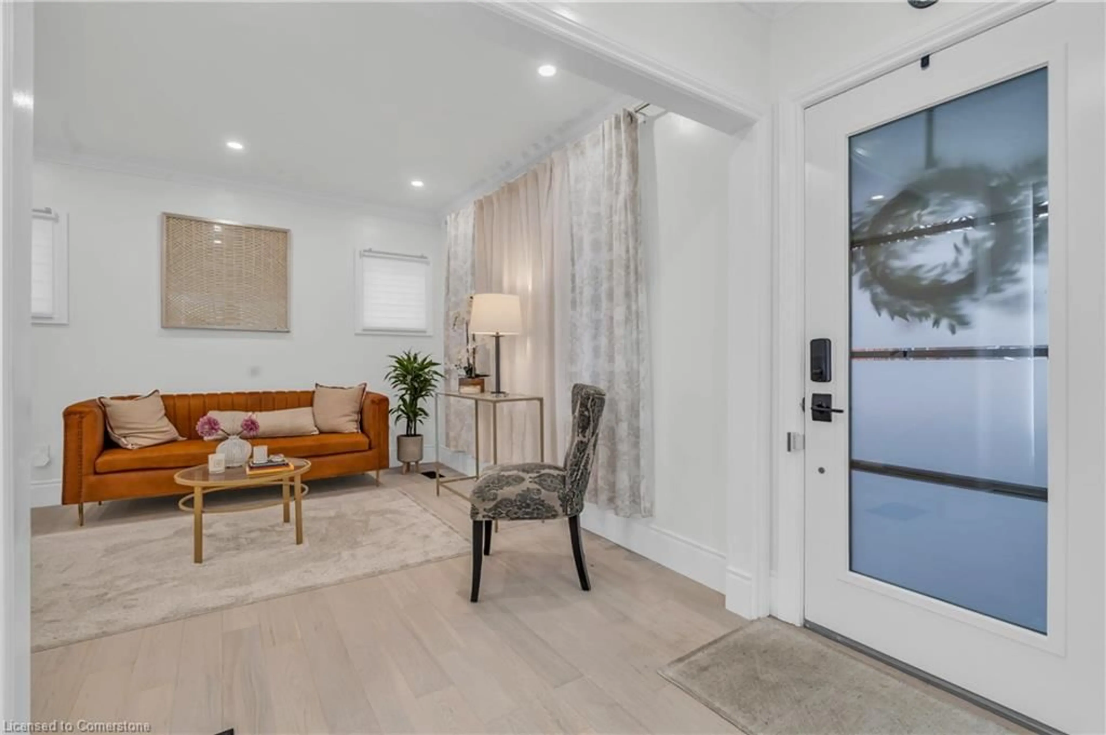Indoor entryway for 445 Moore St, Cambridge Ontario N3H 3B1
