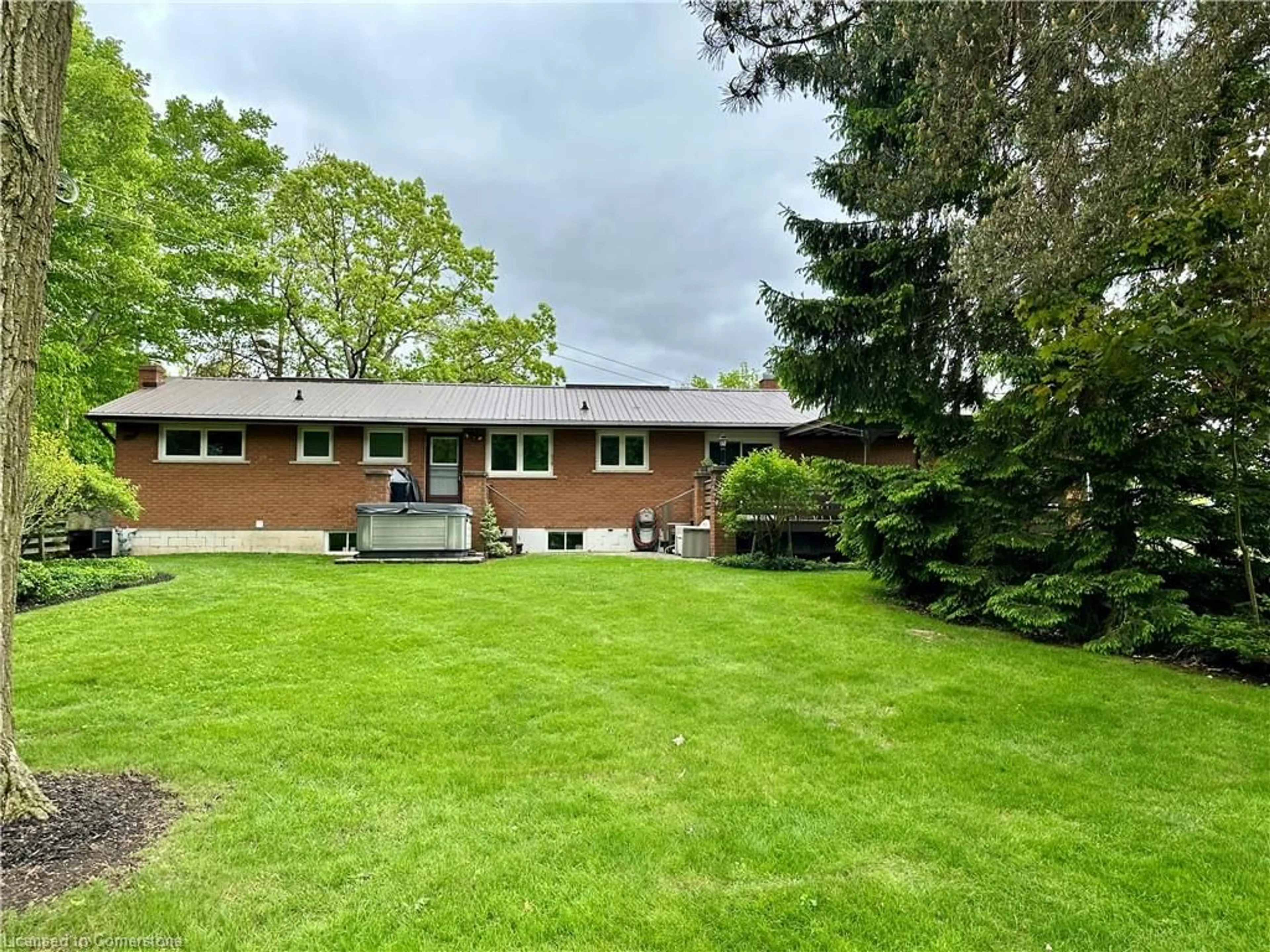 A pic from outside/outdoor area/front of a property/back of a property/a pic from drone, unknown for 1076 Diltz Rd, Dunnville Ontario N1A 2W2