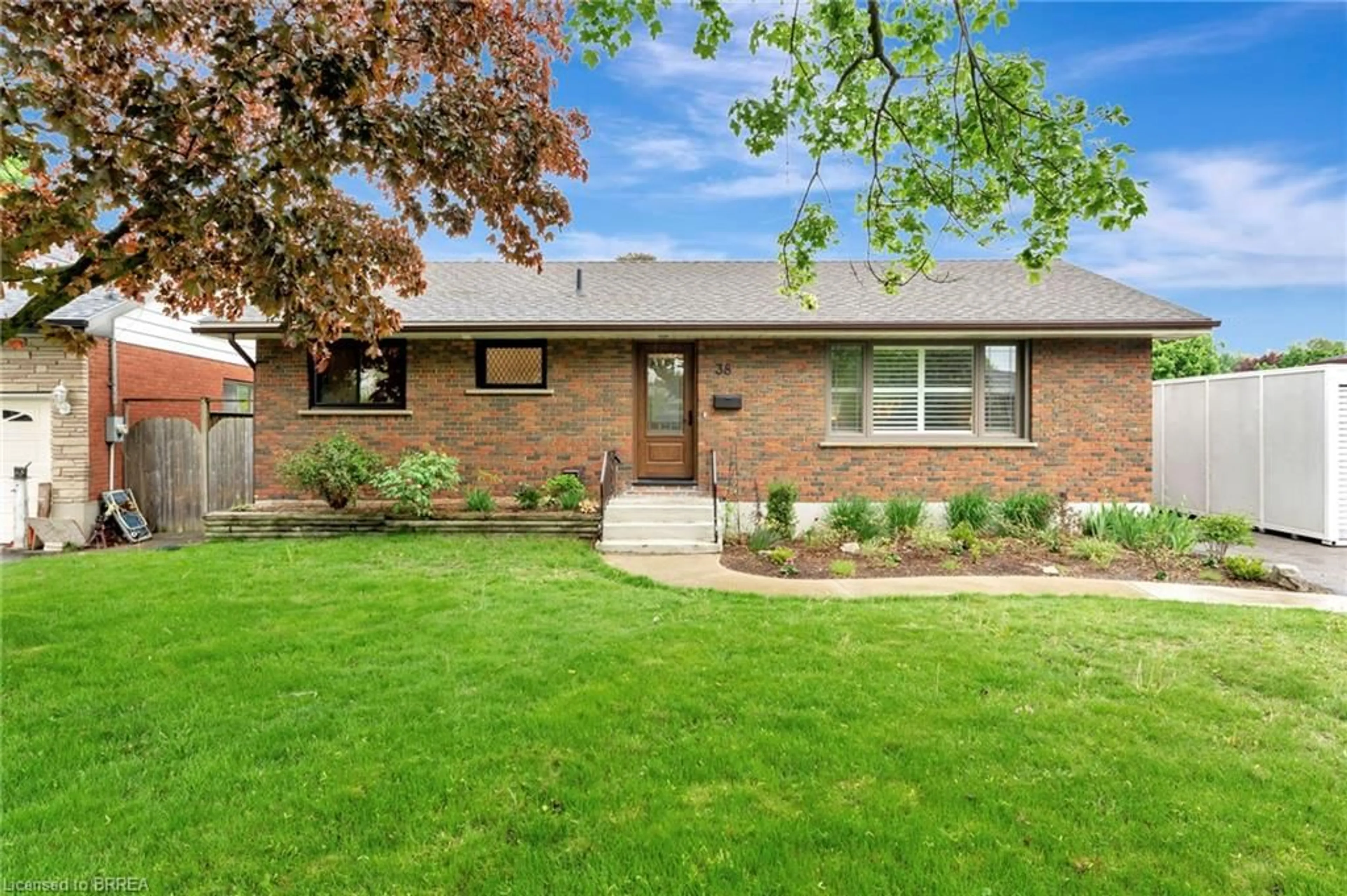 Home with brick exterior material, street for 38 Hickery Pl, Brantford Ontario N3S 3C8