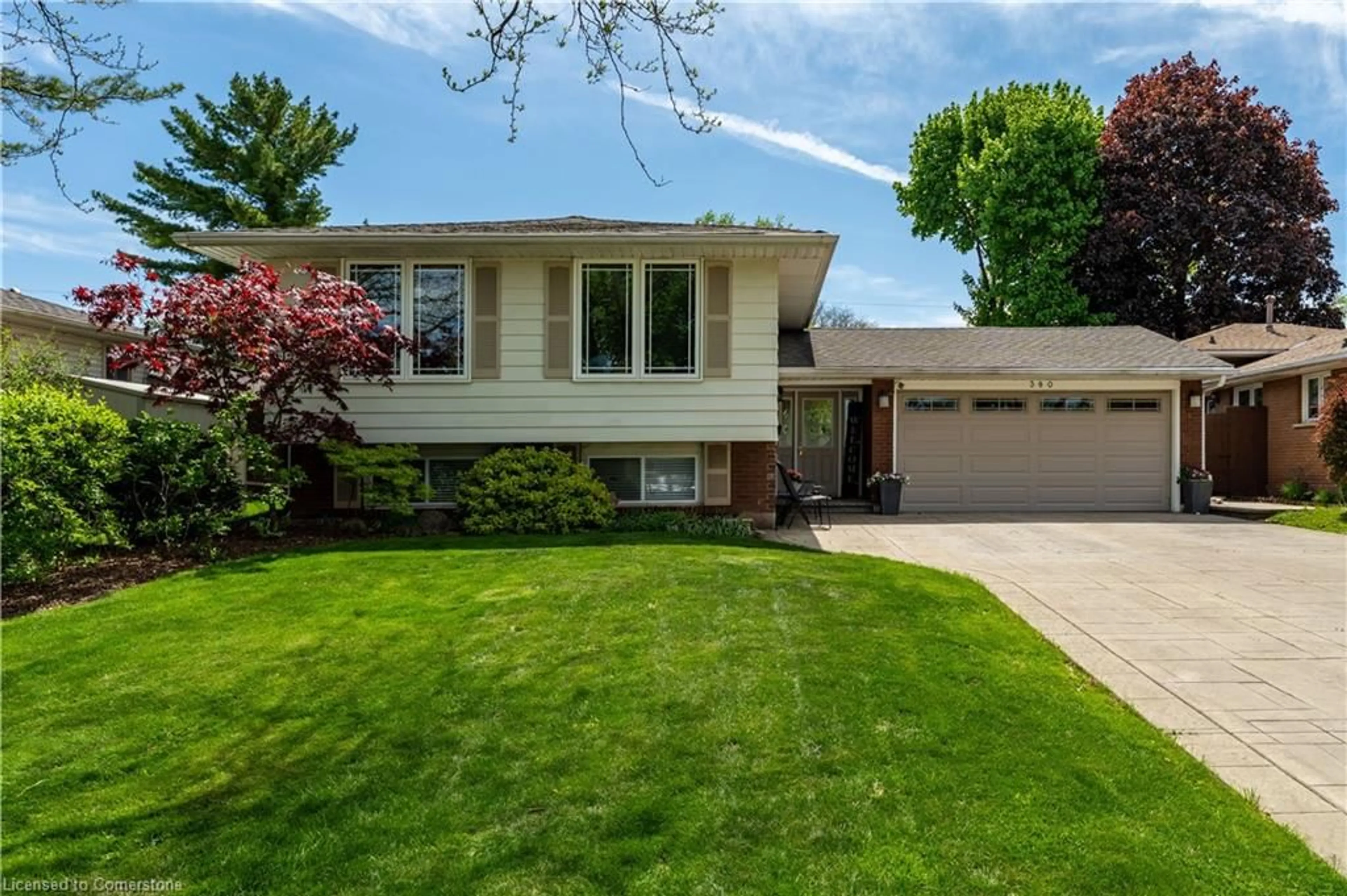 Home with vinyl exterior material, street for 380 Bryant Cres, Burlington Ontario L7L 3Z6