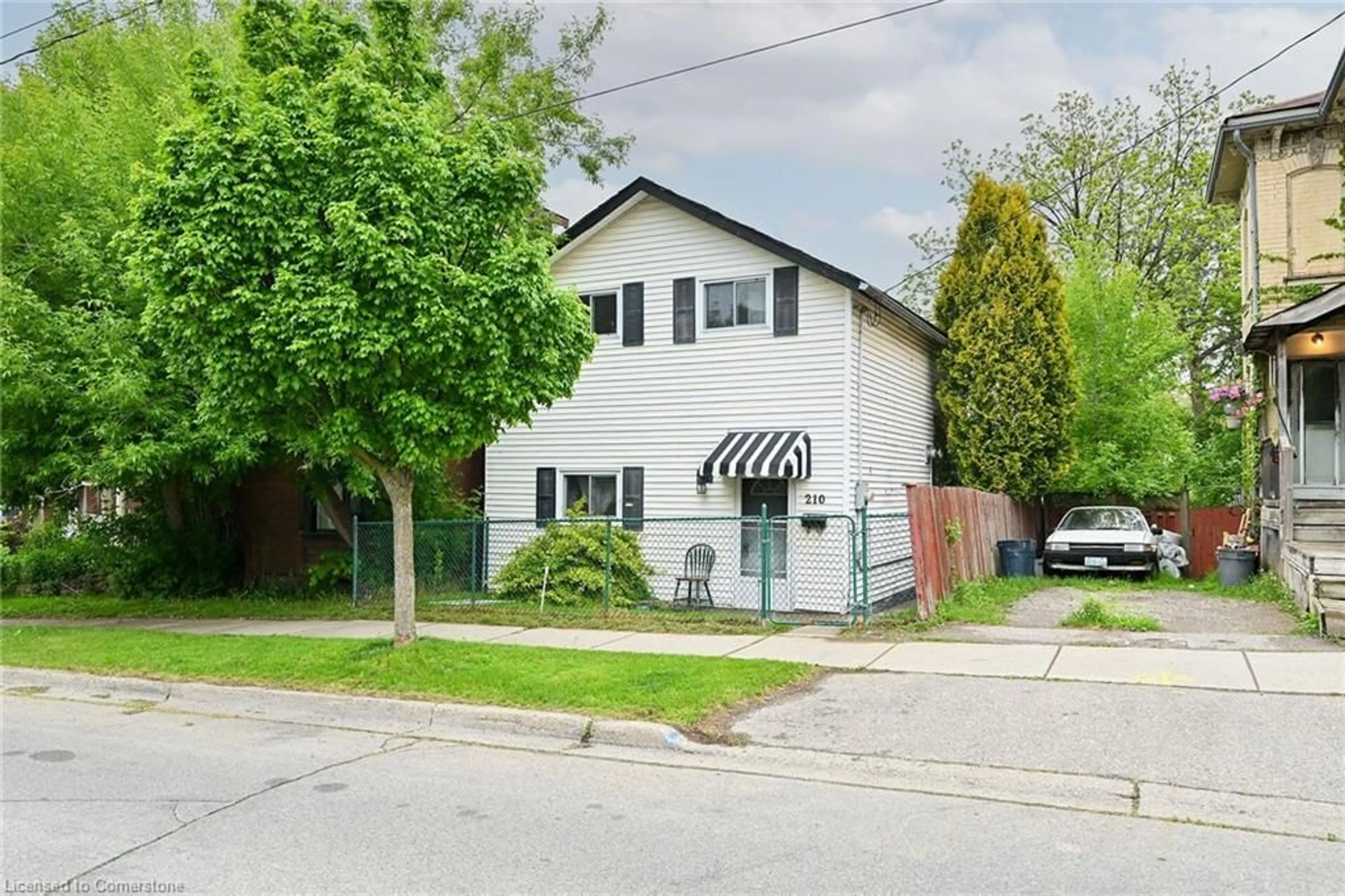 Unknown for 210 Darling St, Brantford Ontario N3S 3W9