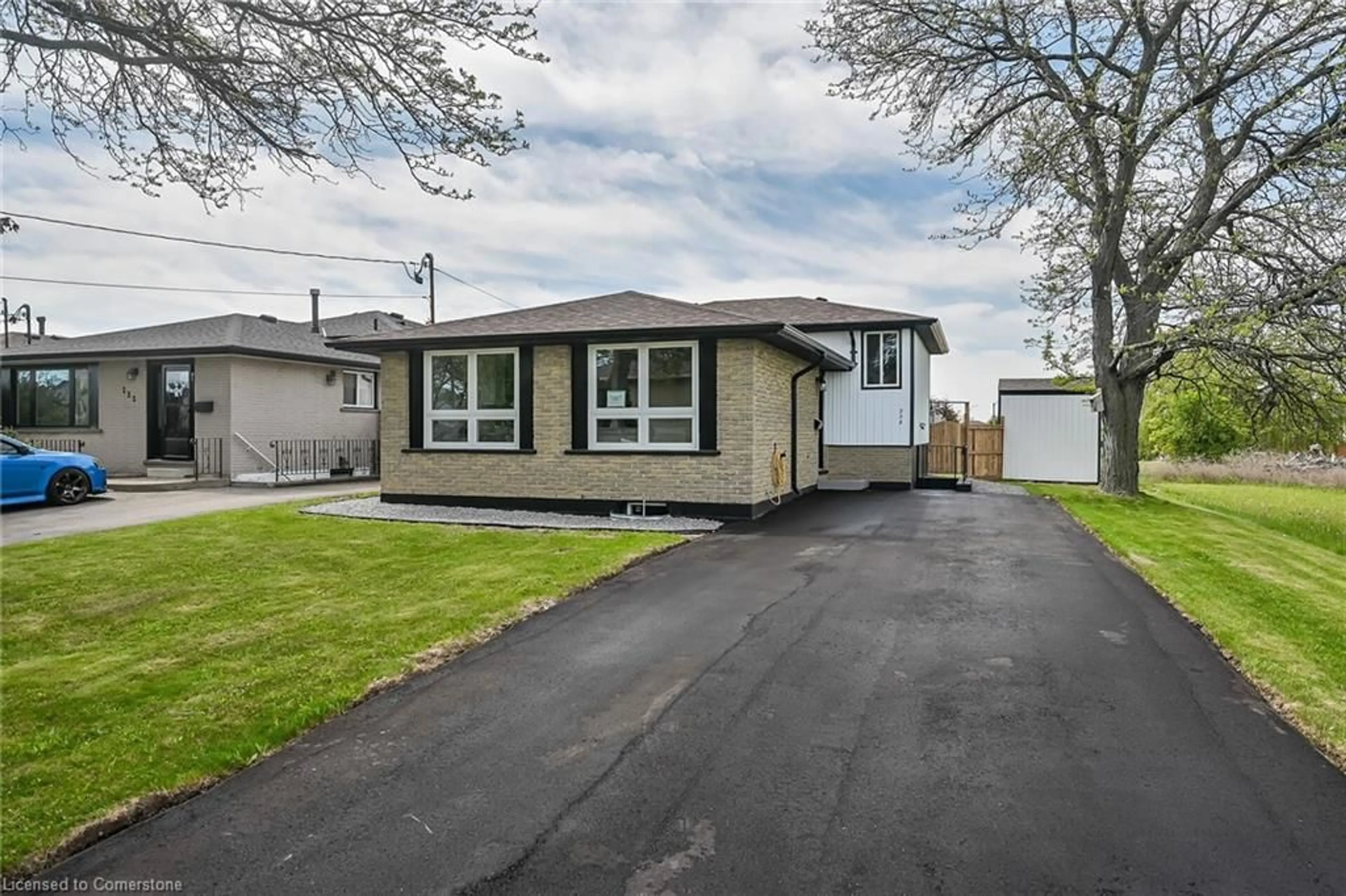 Home with vinyl exterior material, street for 228 Eaglewood Dr, Hamilton Ontario L8W 1S9