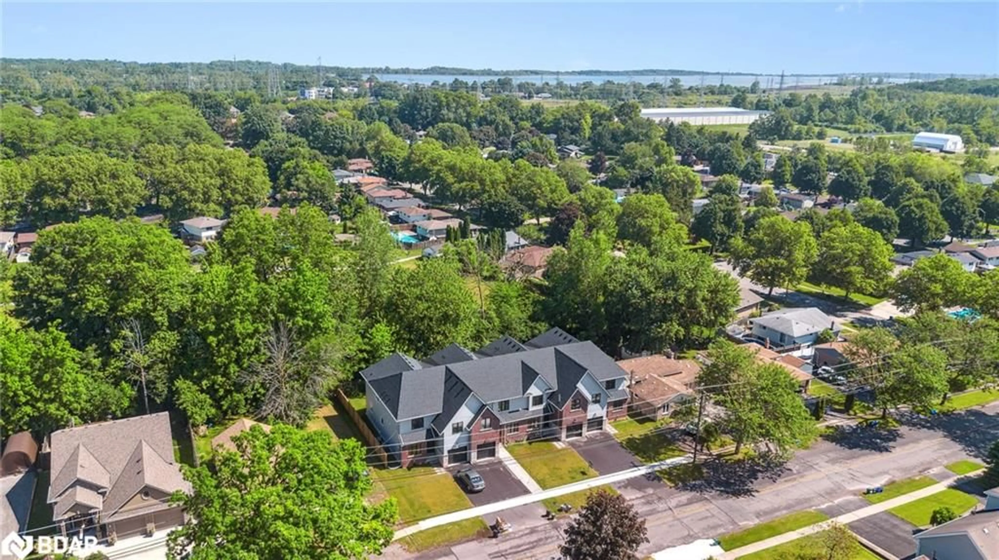 A pic from outside/outdoor area/front of a property/back of a property/a pic from drone, water/lake/river/ocean view for 5691 Churchs Lane, Niagara Falls Ontario L2J 1Y8