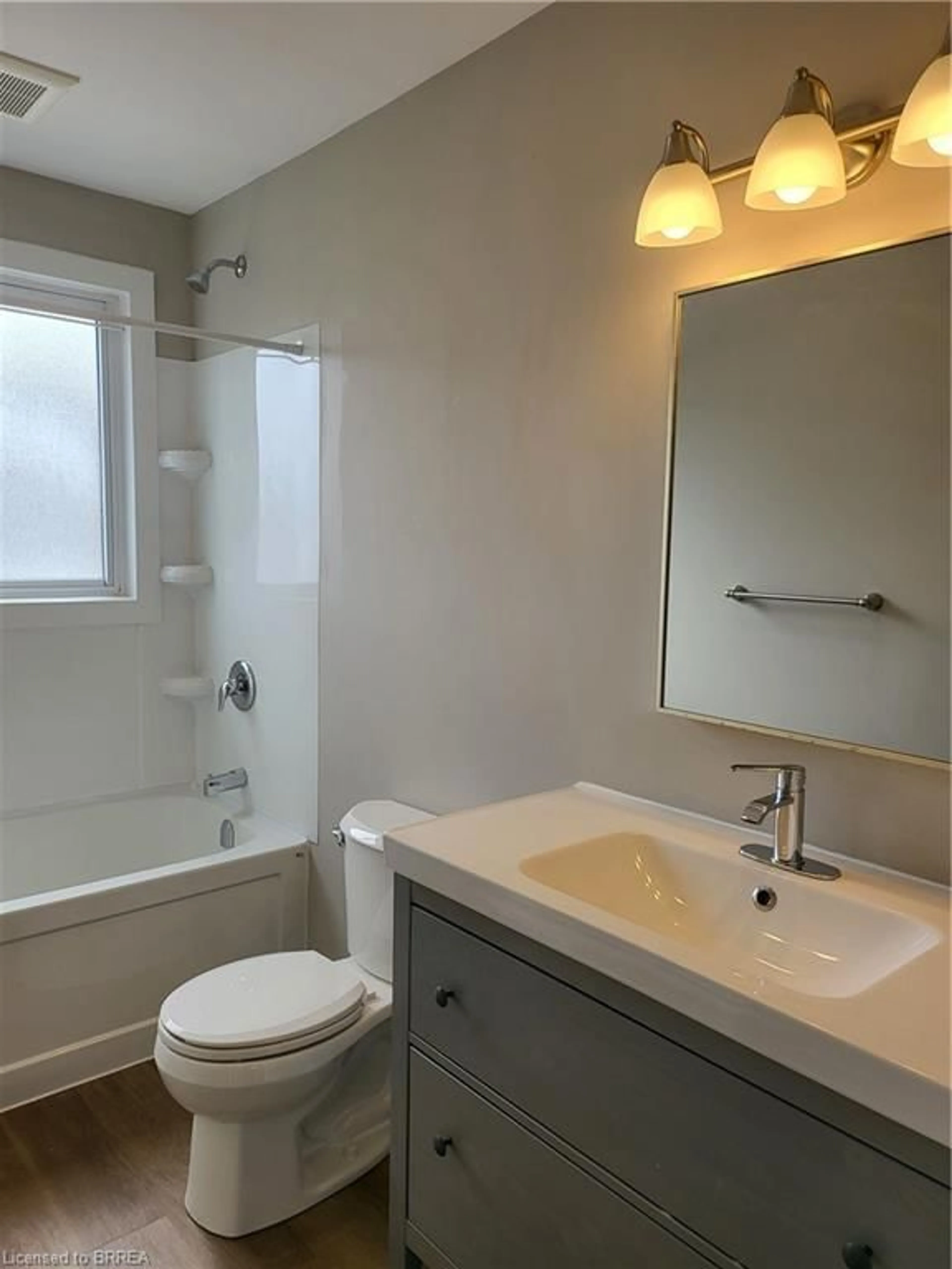 Standard bathroom, ceramic/tile floor for 1438 Beckworth Ave, London Ontario N5V 2K7