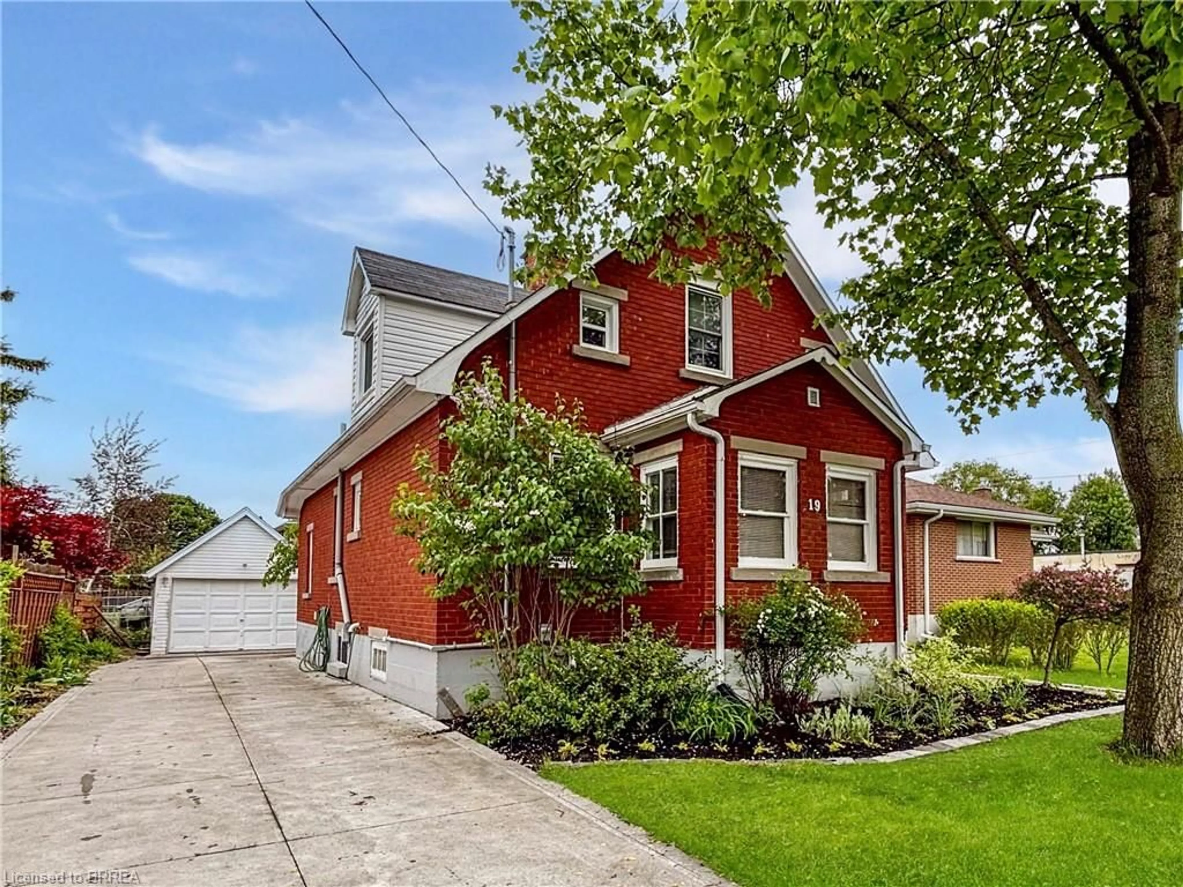 Home with brick exterior material, street for 19 Rowanwood Ave, Brantford Ontario N3S 7B7