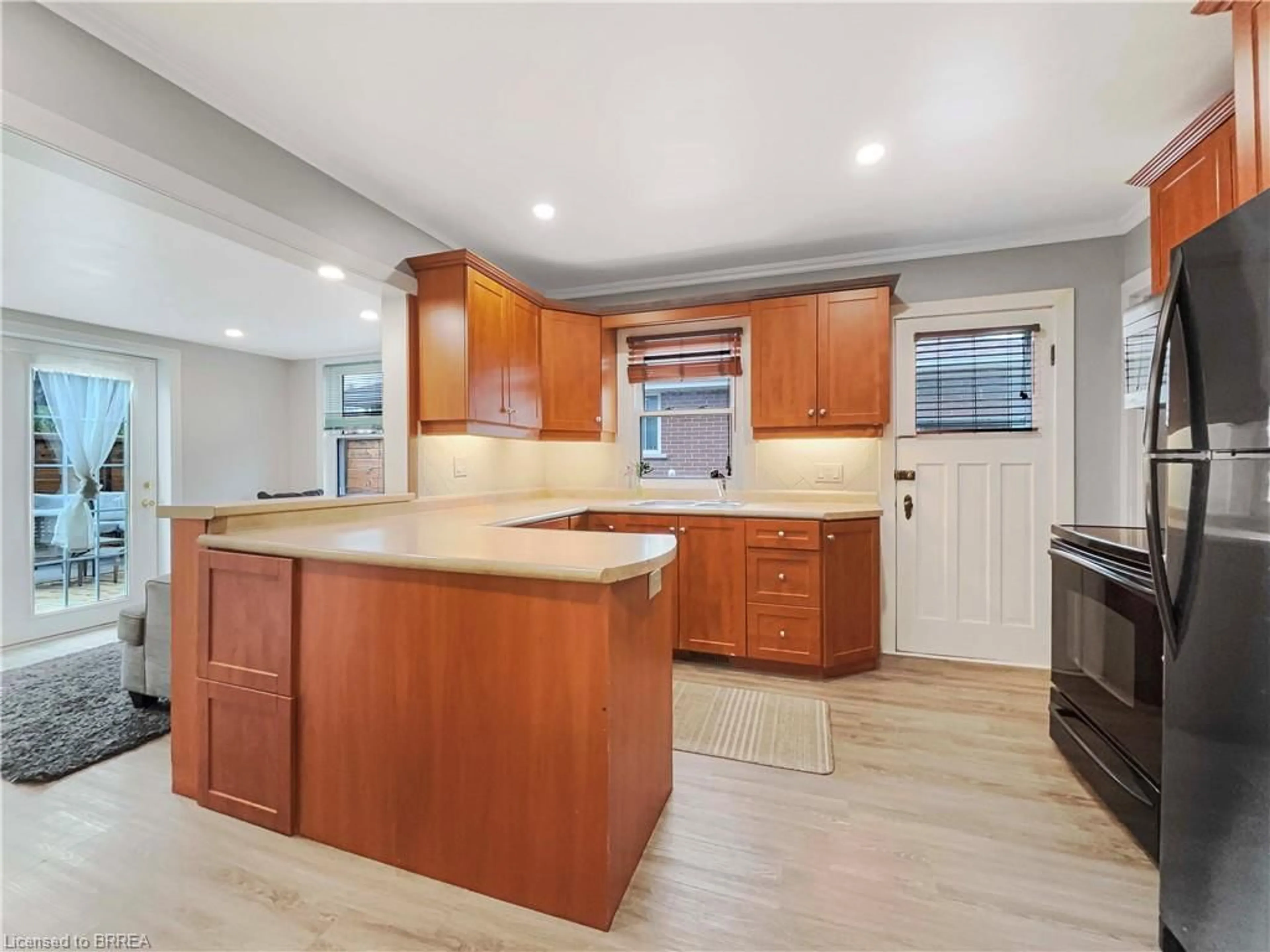 Open concept kitchen, unknown for 19 Rowanwood Ave, Brantford Ontario N3S 7B7