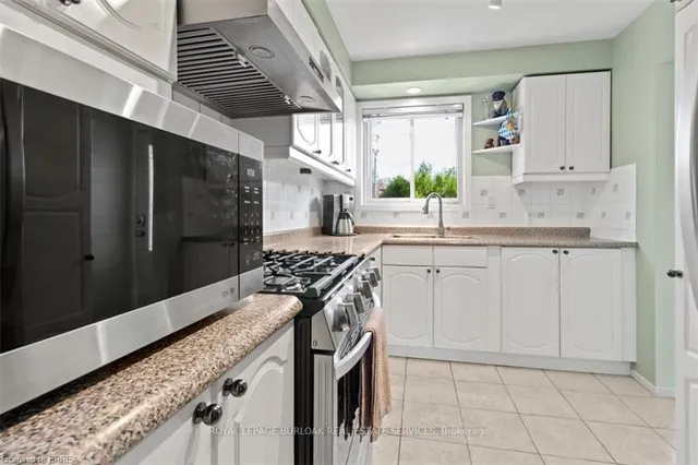 Additional image 21 of 11 Colmar Pl Unit 2