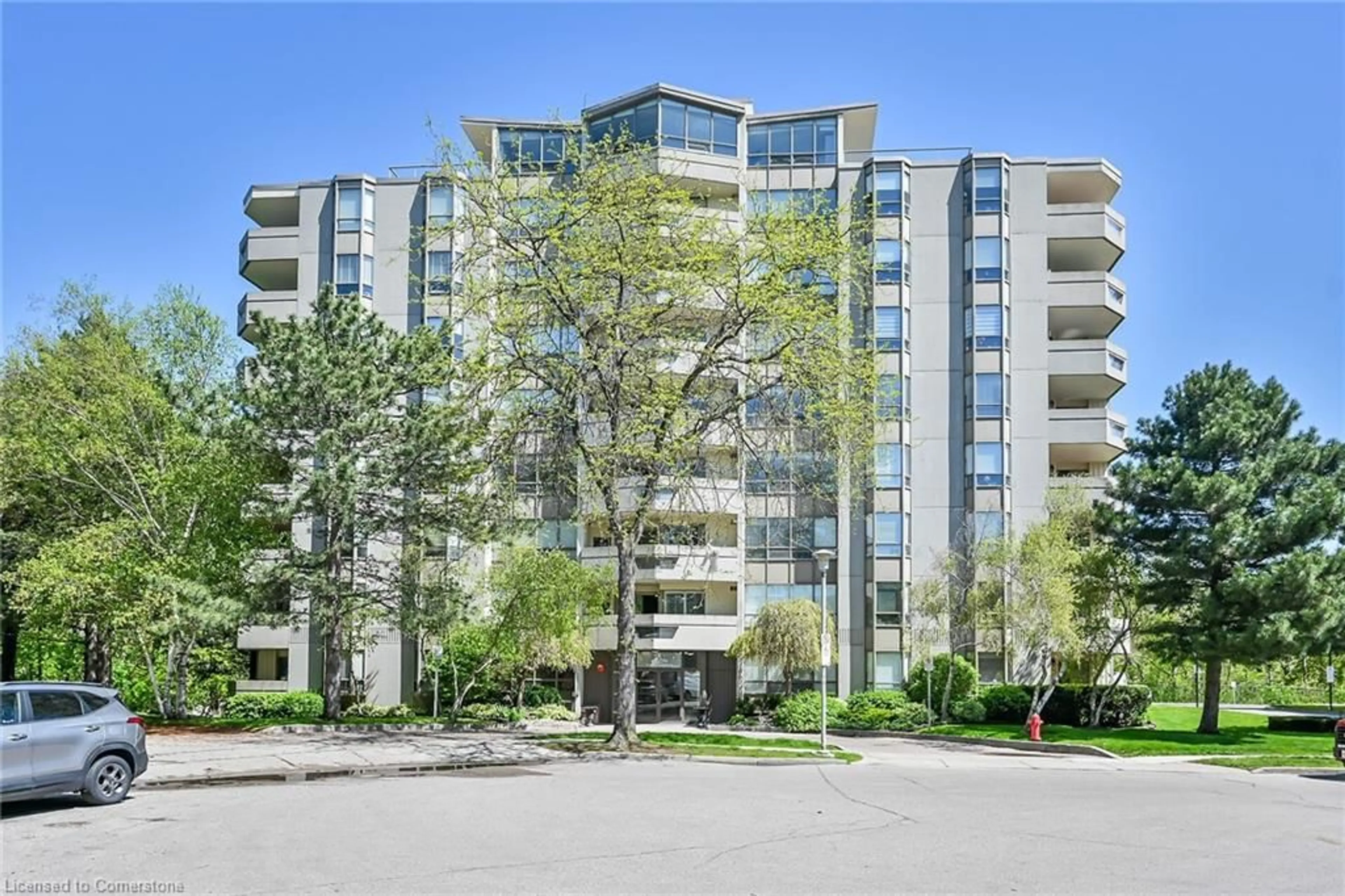 Indoor foyer for 6 Village Green Blvd #604, Hamilton Ontario L8G 5B7