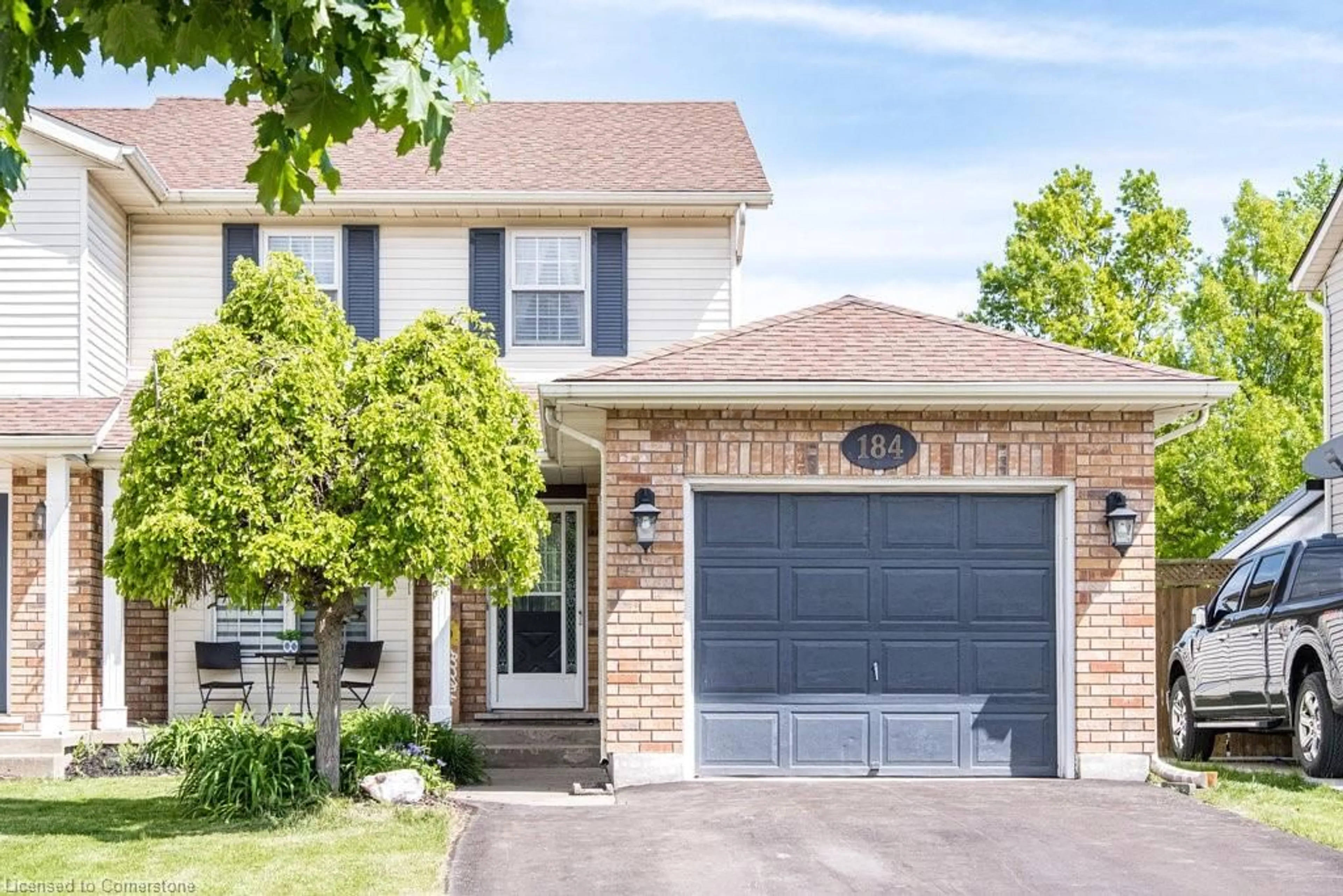 Home with brick exterior material, street for 184 Windsor St, Welland Ontario L3C 7E3