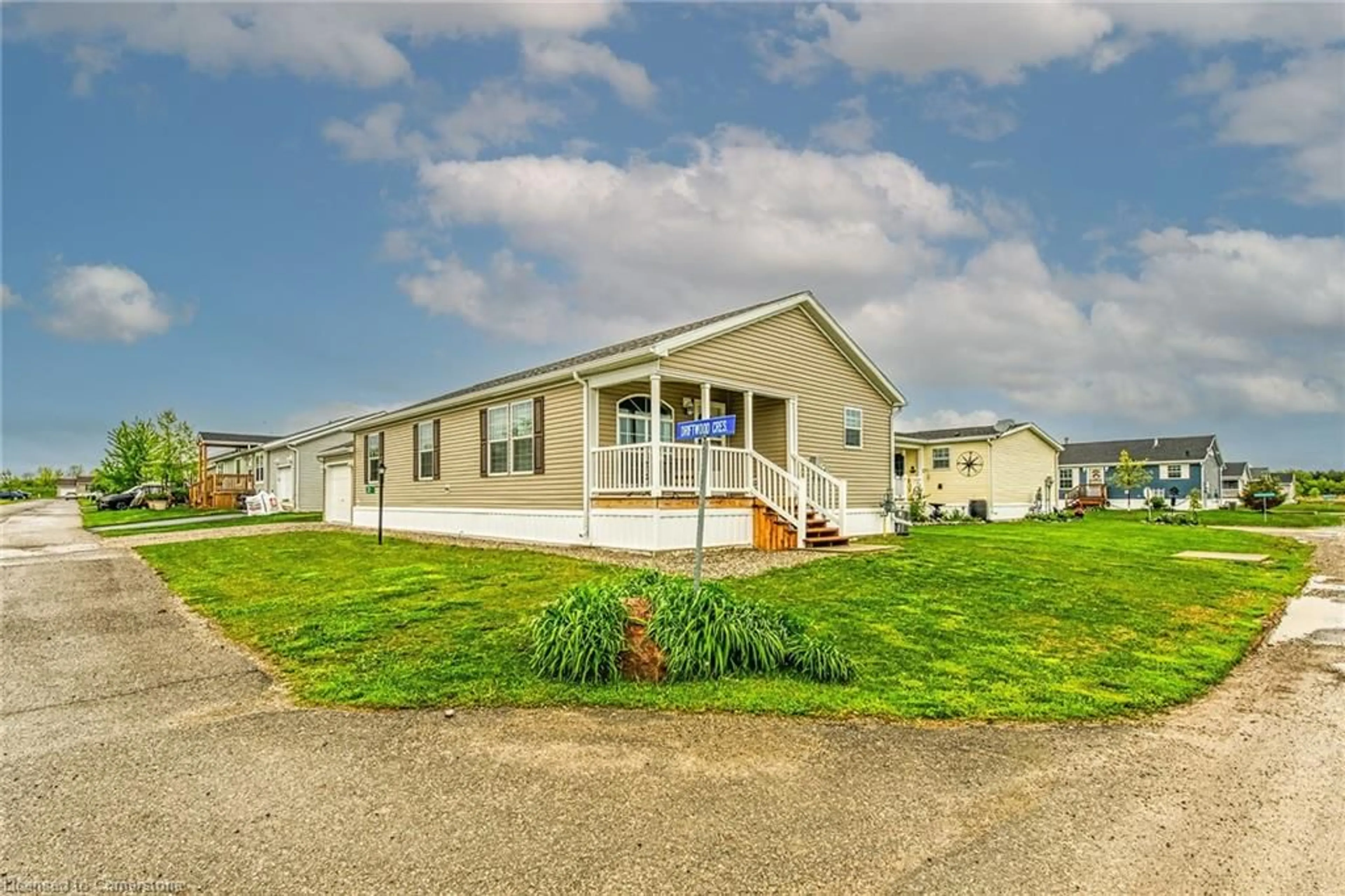 Home with vinyl exterior material, water/lake/river/ocean view for 2 Driftwood Cres, Nanticoke Ontario N0A 1L0