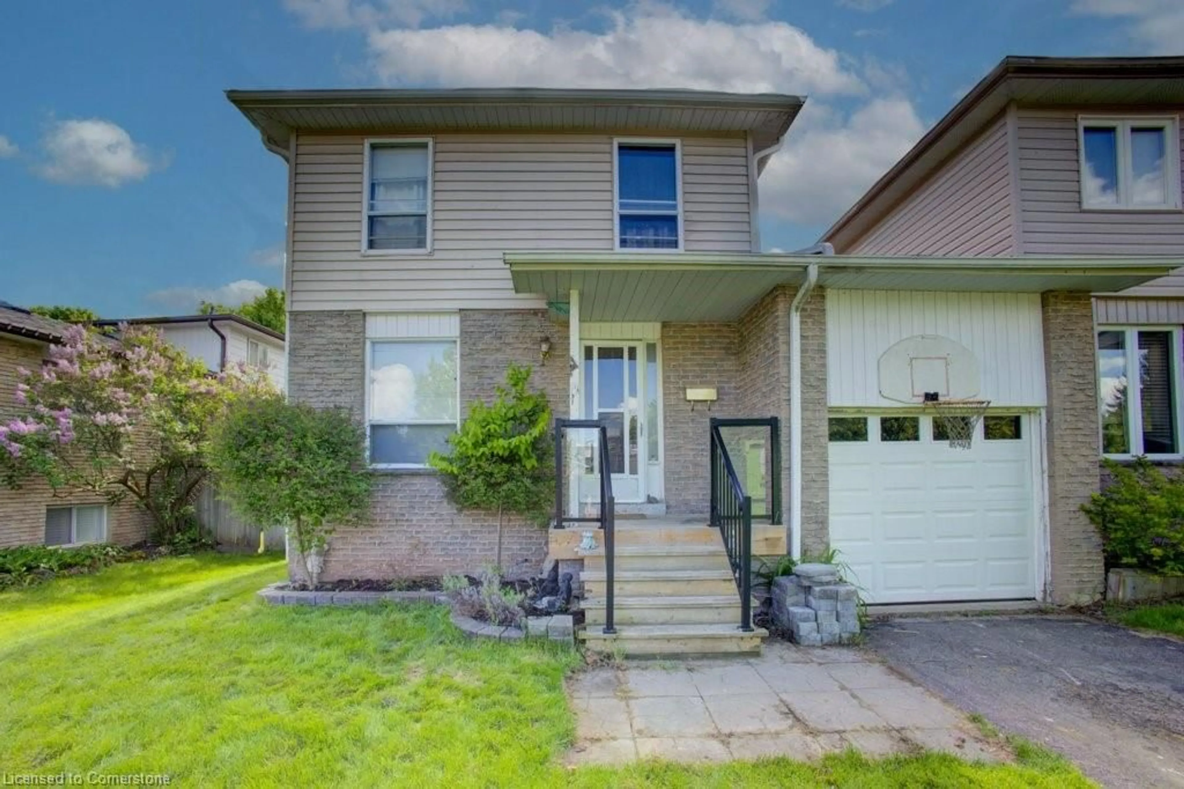 Home with vinyl exterior material, street for 11 Greenore Cres, Acton Ontario L7J 2T1