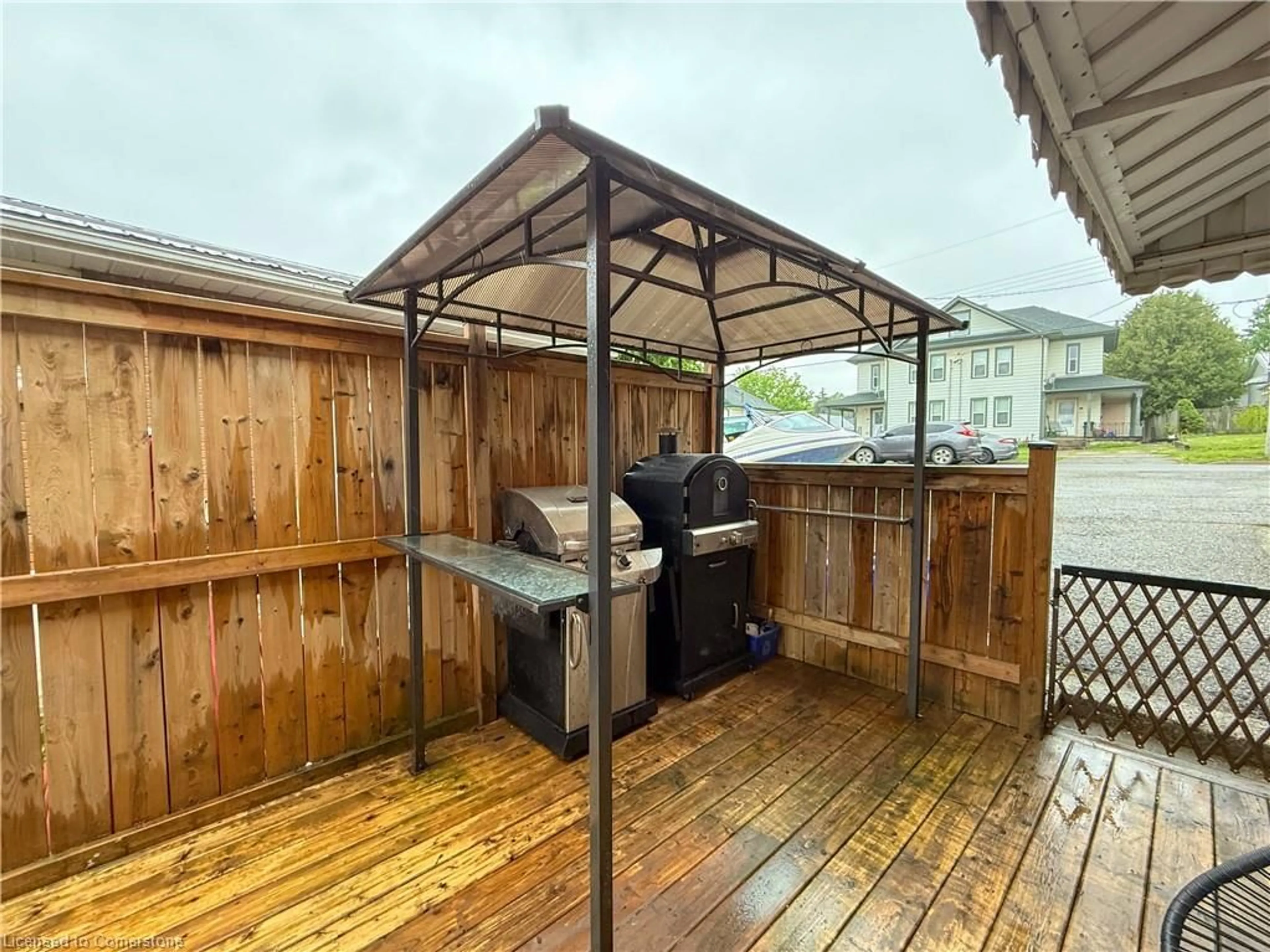 Patio, water/lake/river/ocean view for 132 King Hiram St, Ingersoll Ontario N5C 1L6