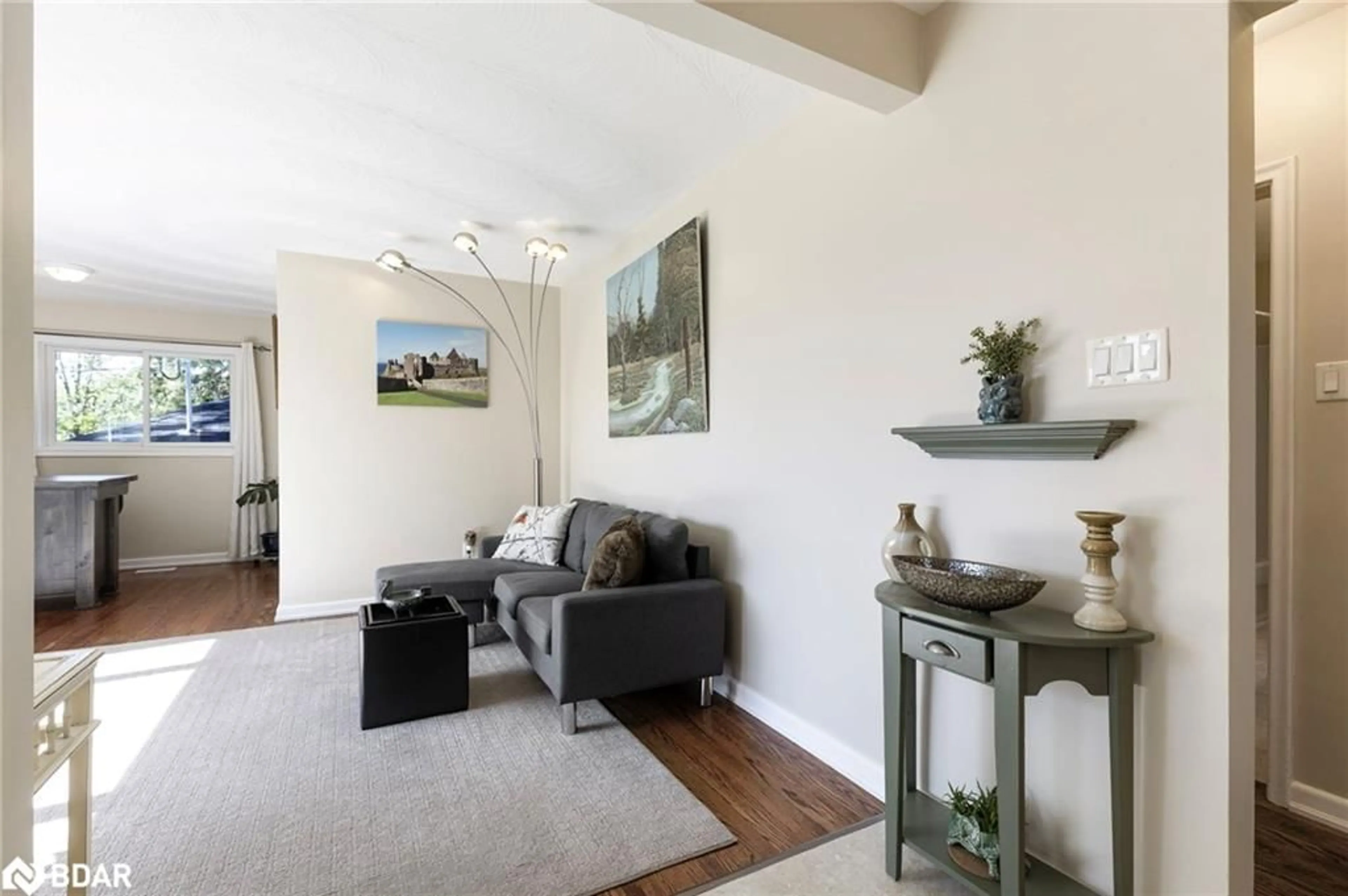 Living room with furniture, unknown for 90 Johnson St, Barrie Ontario L4M 4R3
