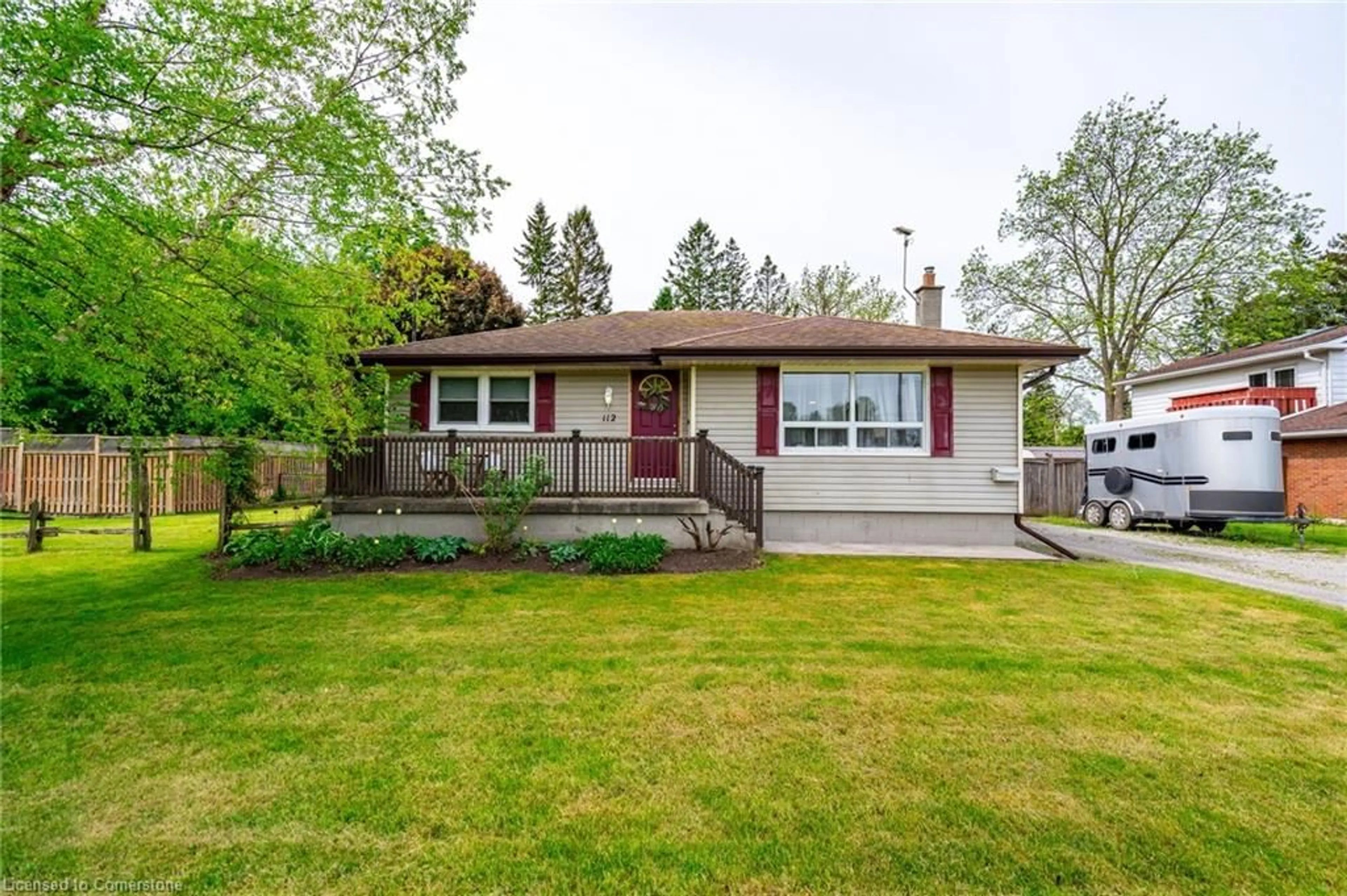 Home with vinyl exterior material, street for 112 Anderson Ave, Dunnville Ontario N1A 3A7